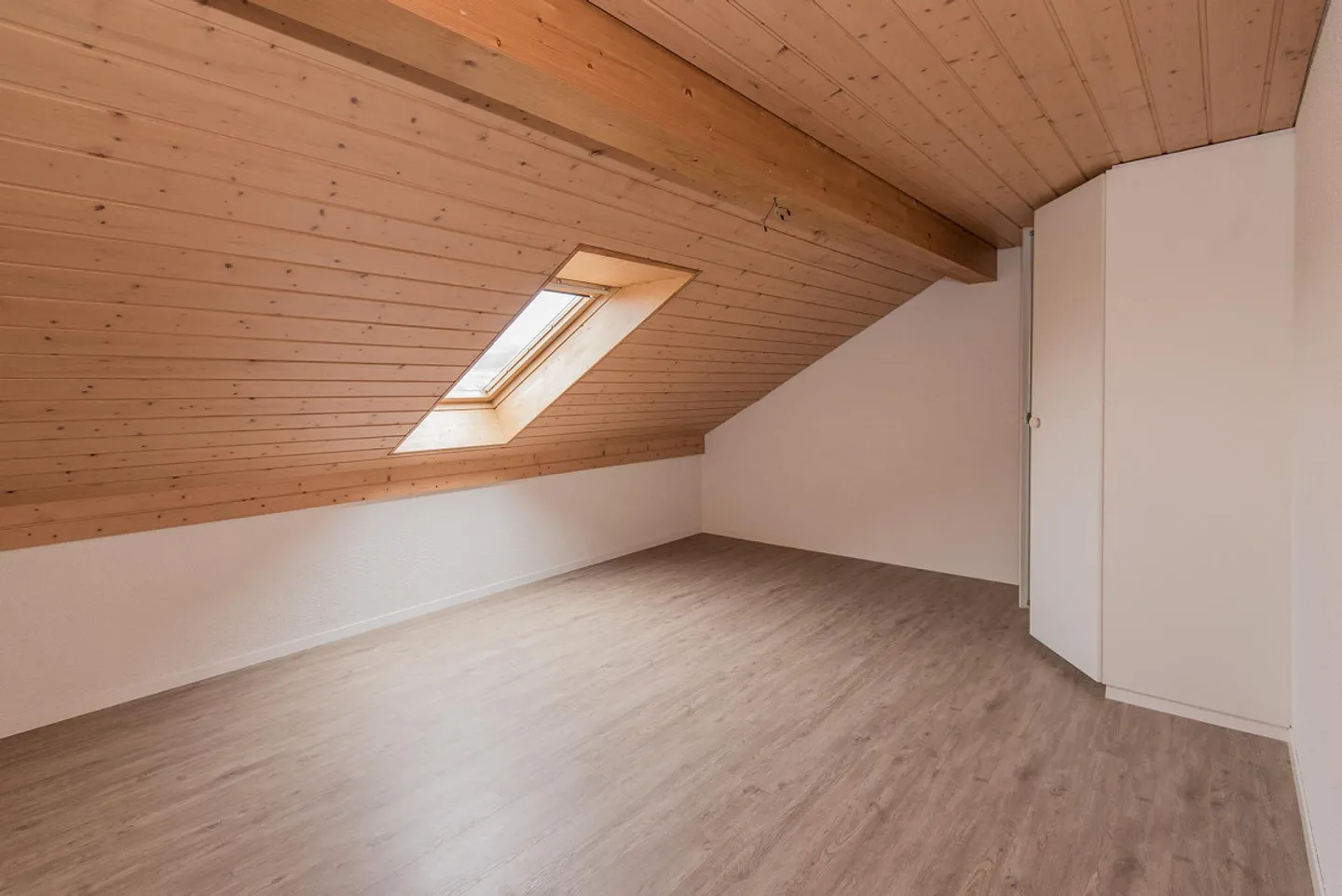 Appartamento duplex di 6,5 stanze con spazio per idee abitative individuali - Foto 5 di 11