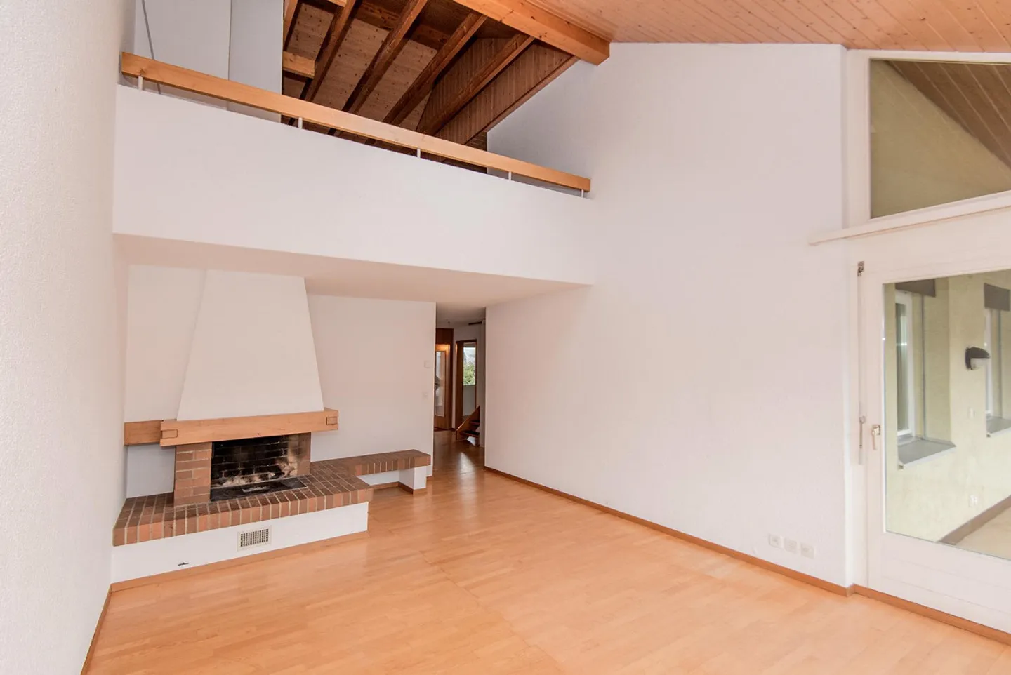 Appartamento duplex di 6,5 stanze con spazio per idee abitative individuali - Foto 2 di 11