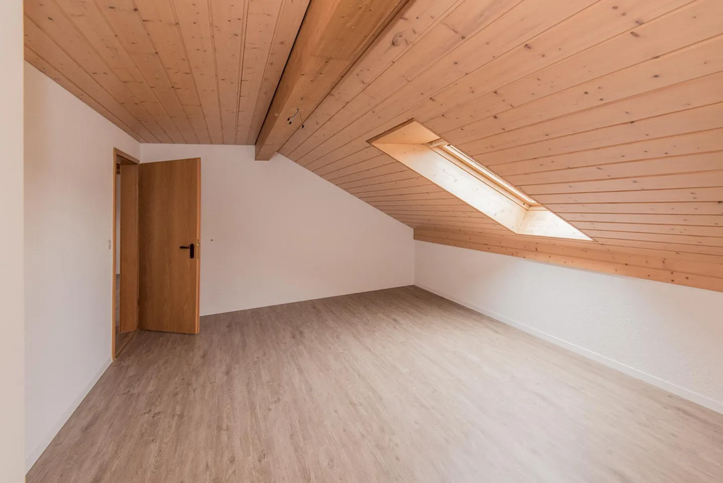 Appartamento duplex di 6,5 stanze con spazio per idee abitative individuali - Foto 6 di 11