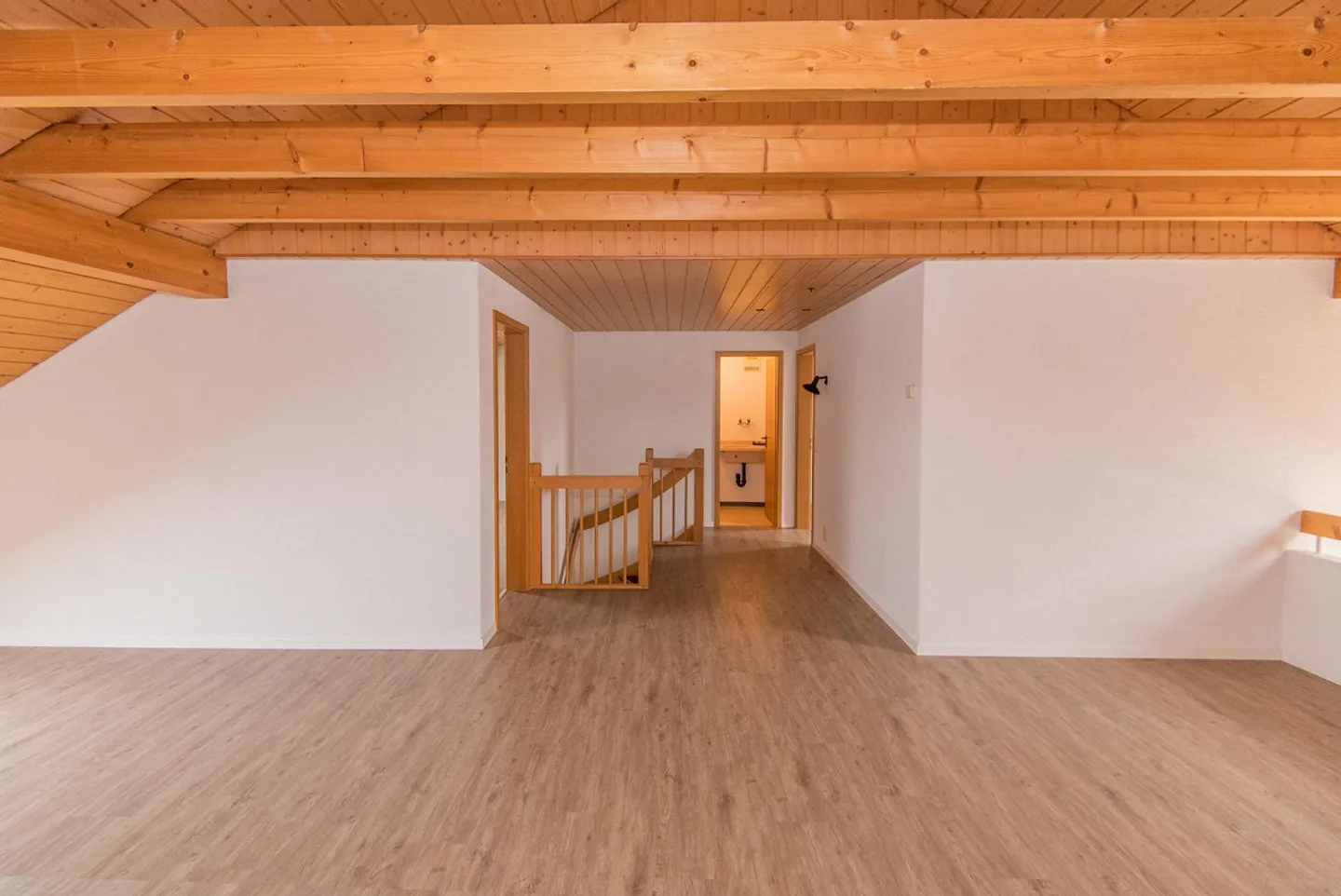 Appartamento duplex di 6,5 stanze con spazio per idee abitative individuali - Foto 10 di 11
