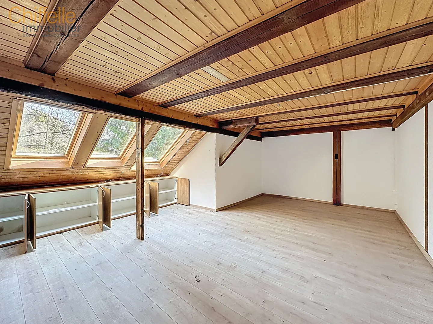 Charming Renovation Farmhouse - Photo 5 of 9