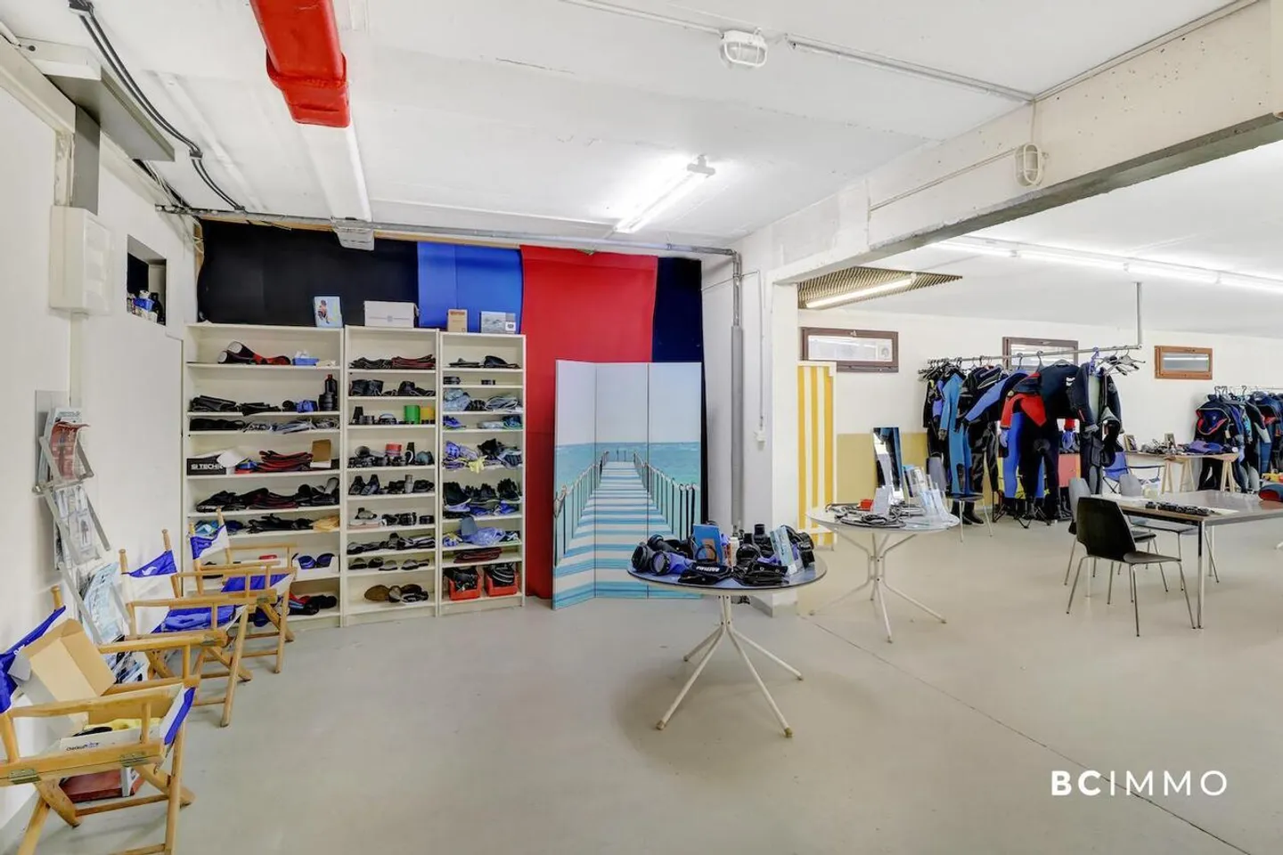 Large commercial space - Photo 4 of 8