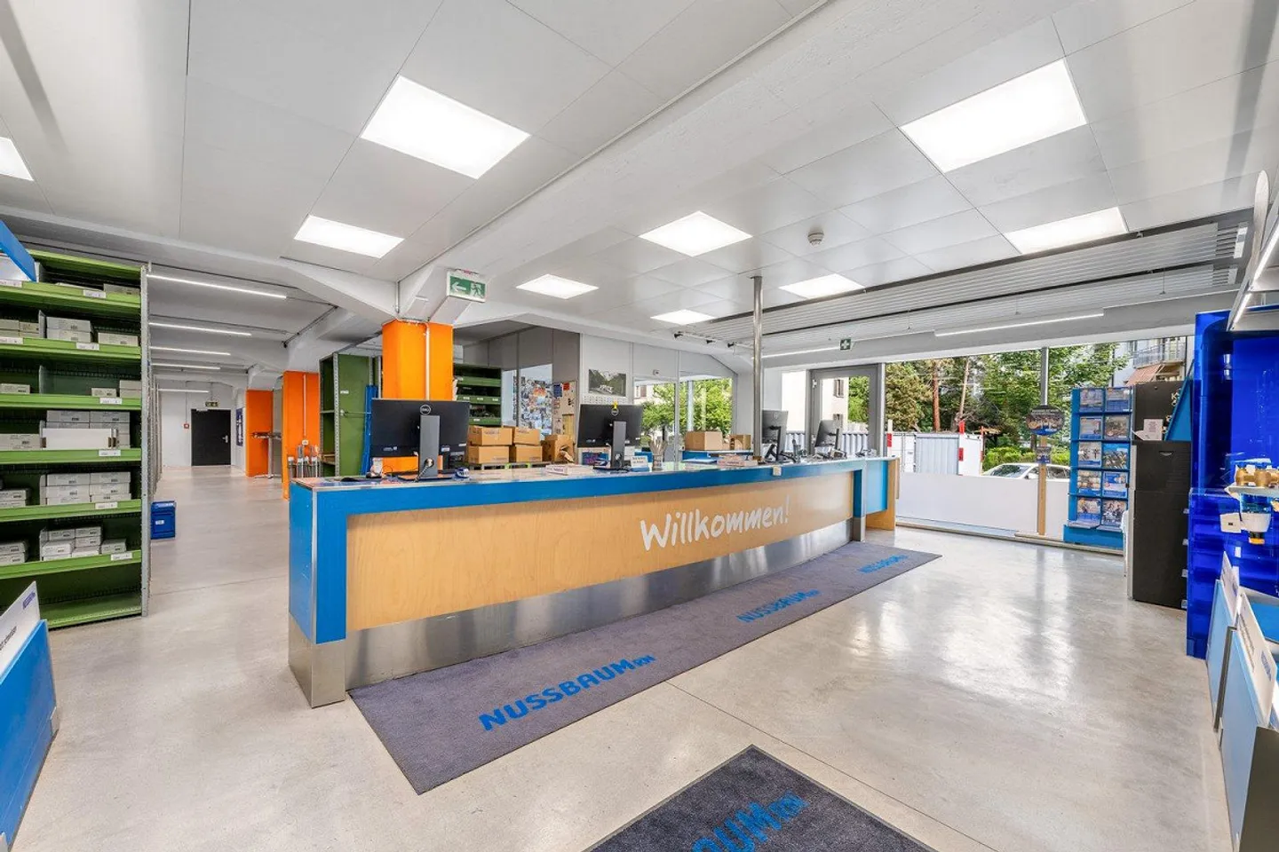 Espace polyvalent au rez-de-chaussée près de la gare de Zurich Giesshübel - Photo 5 sur 10