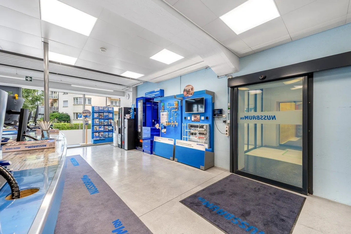 Espace polyvalent au rez-de-chaussée près de la gare de Zurich Giesshübel - Photo 6 sur 10