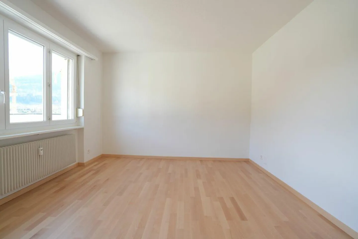 Appartement rénové de 3,5 pièces avec vue sur la montagne - Photo 7 sur 10