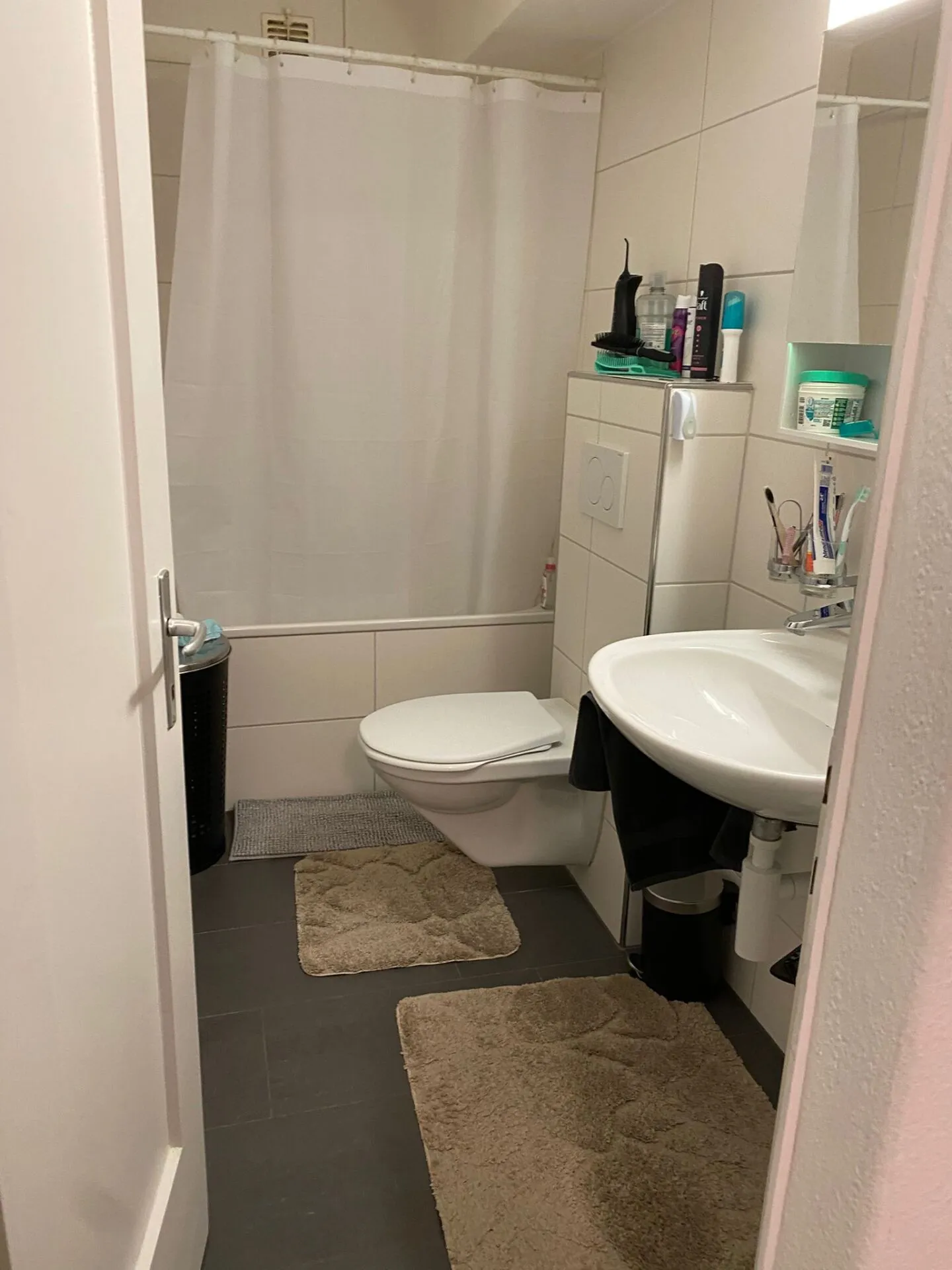 12-family house with 9 garages and 4 parking spaces. - Photo 6 of 6