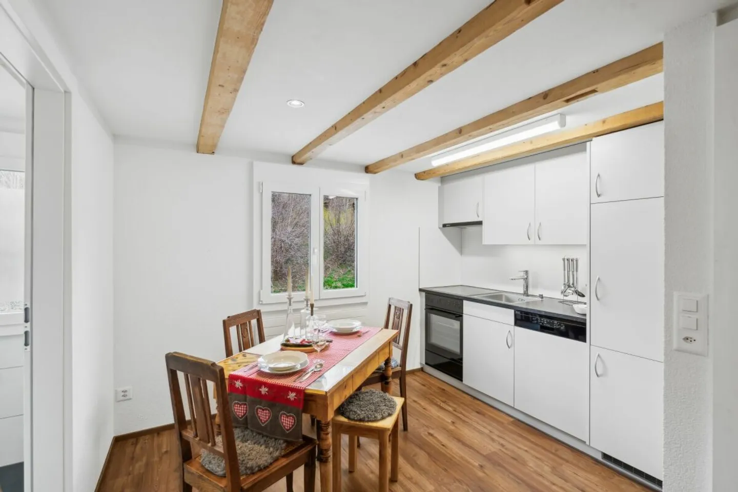 Furnished Alpine Chic Apartment - Photo 6 of 12