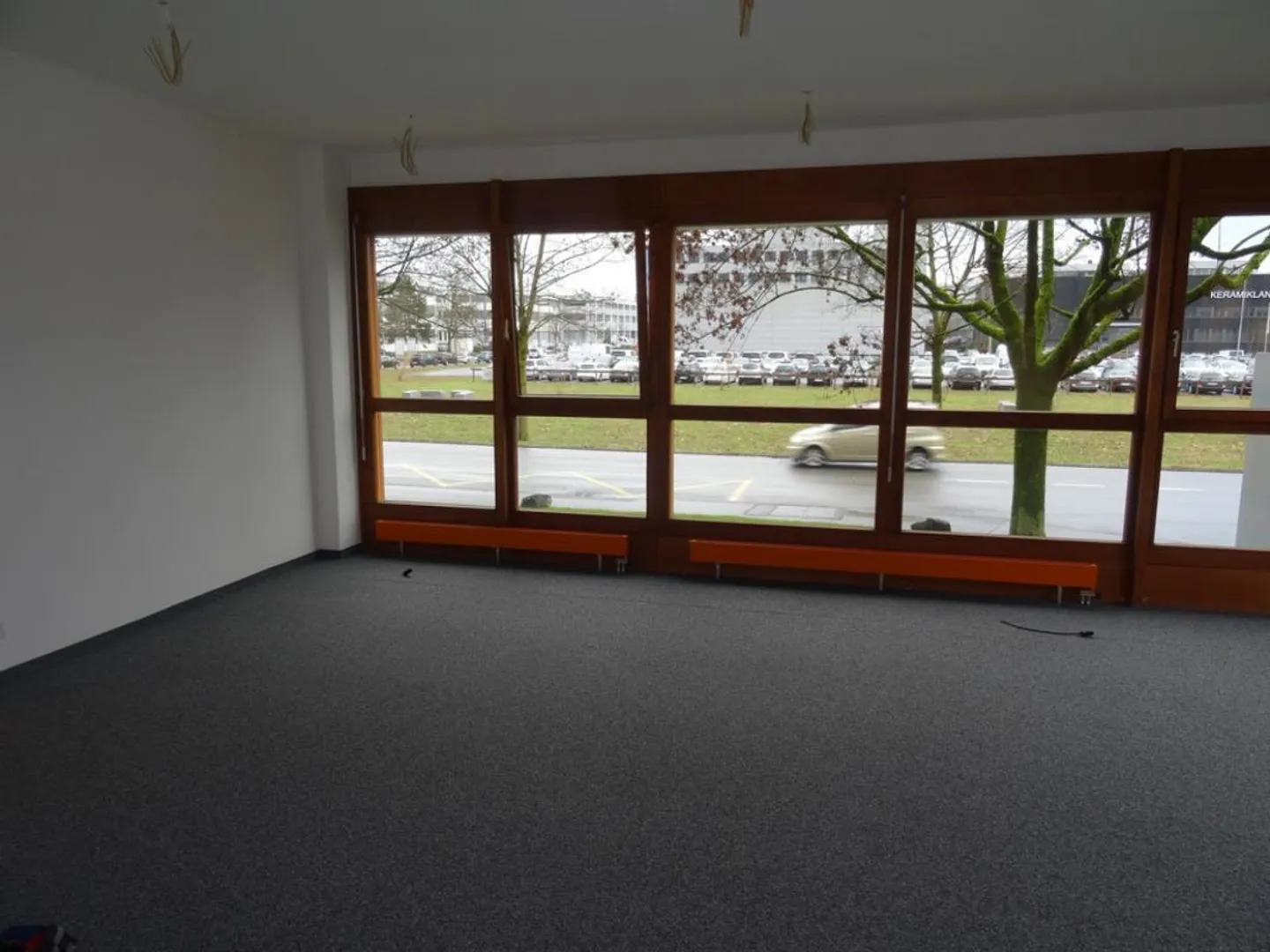 Bright office space in an optimal location - Photo 4 of 7