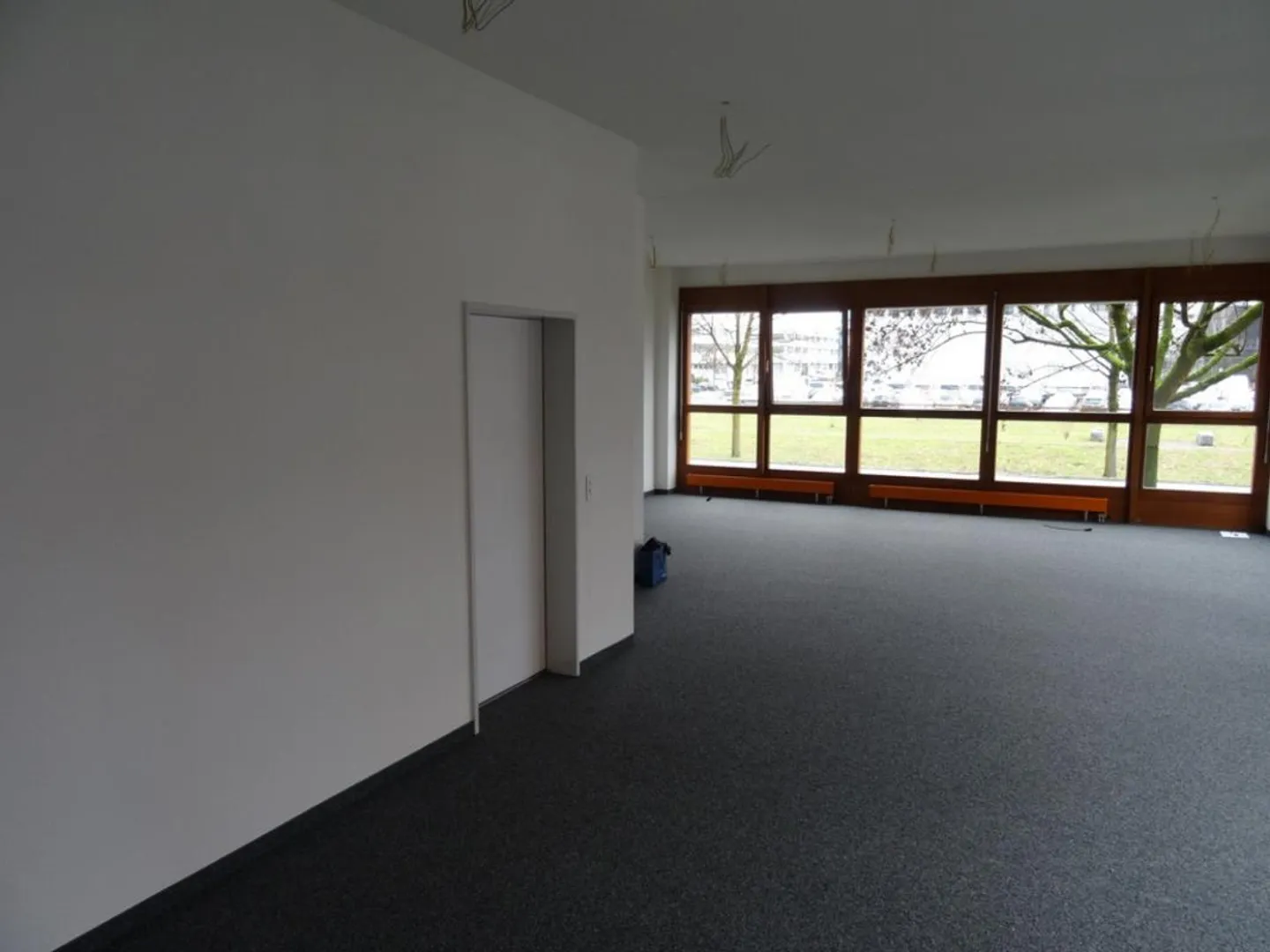 Bright office space in an optimal location - Photo 5 of 7