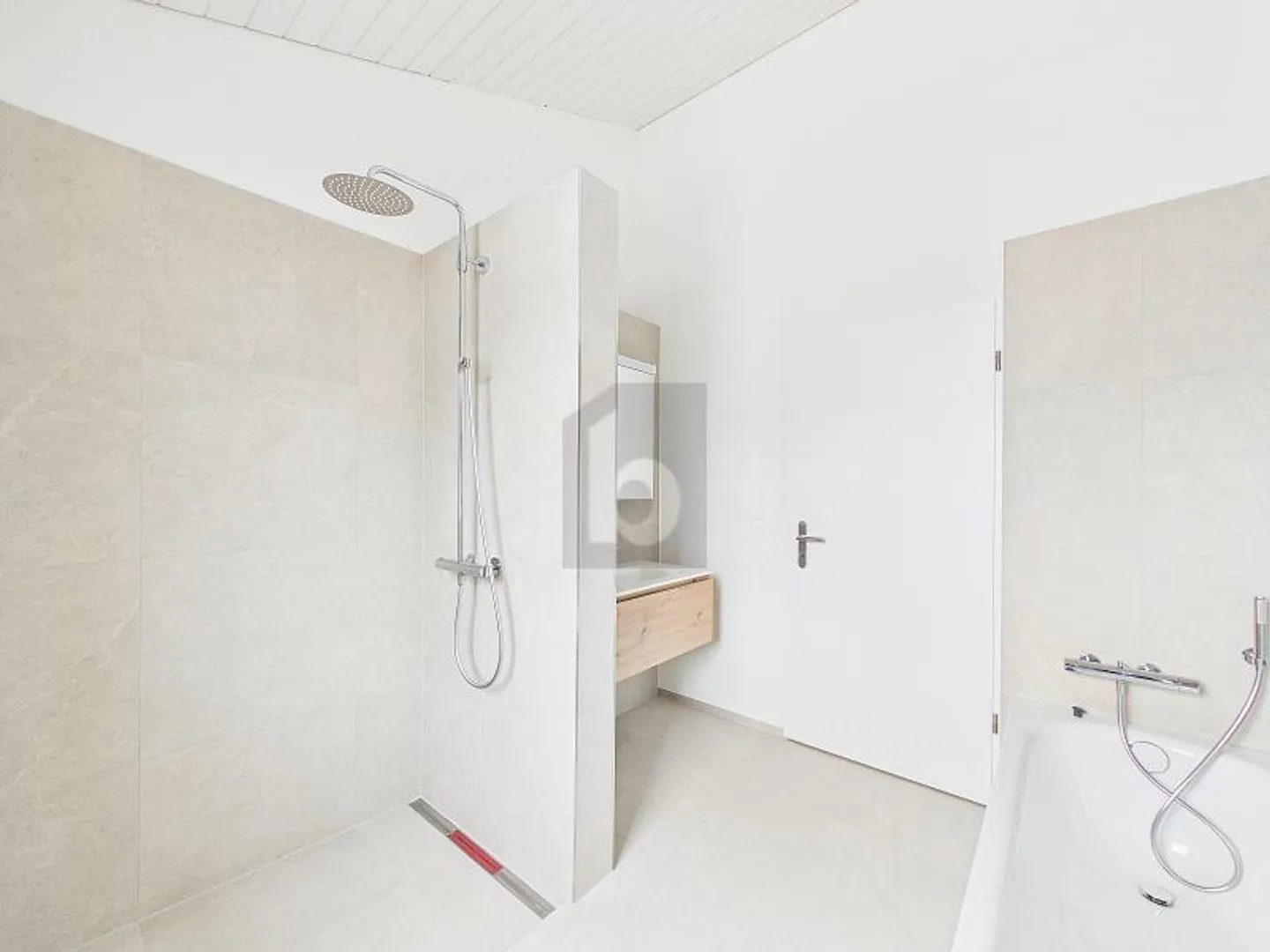 Maison 6.5 pièces - Photo 3 sur 6