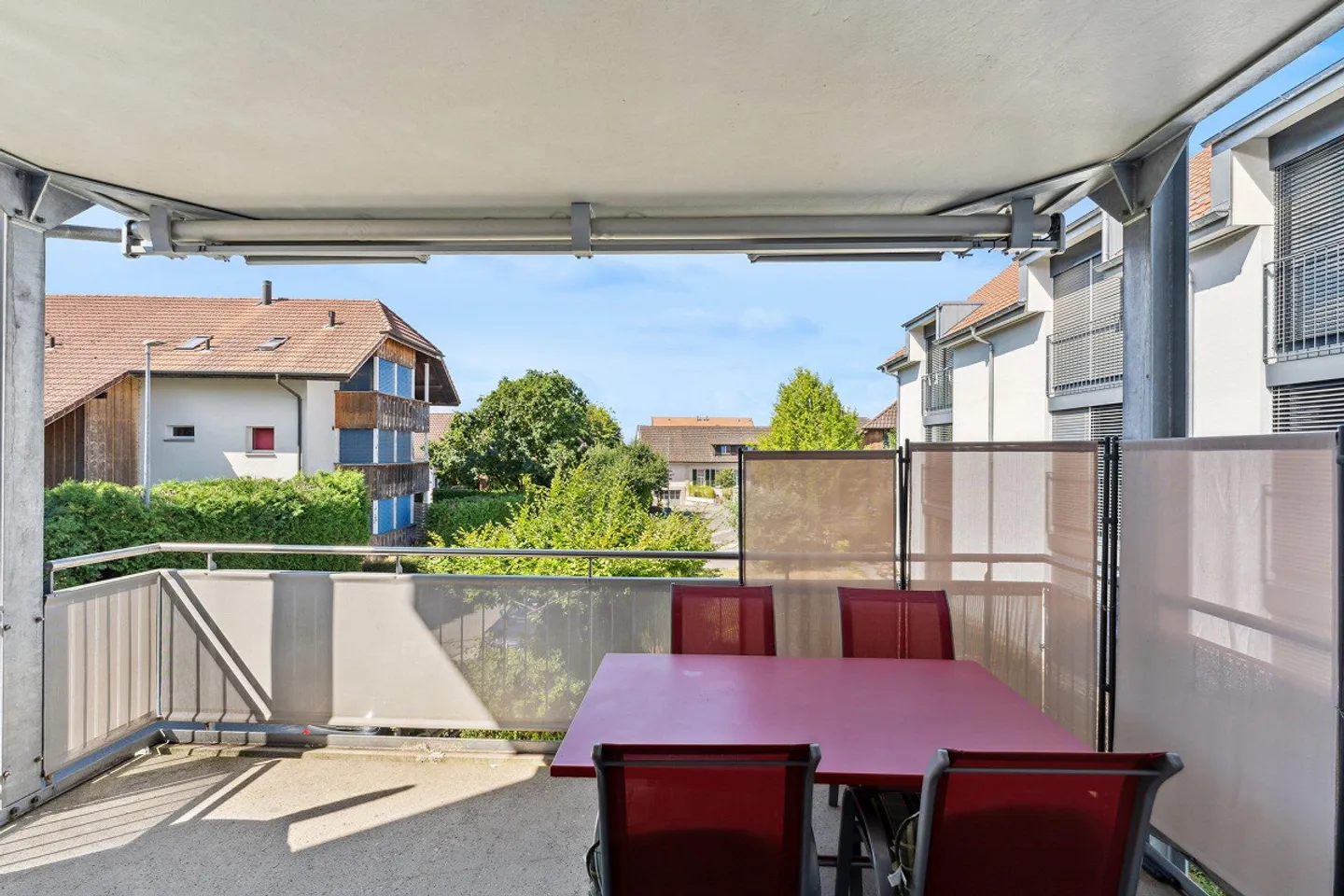 Spacious, bright 4.5-room apartment with sunny balcony near the lake - Photo 6 of 13