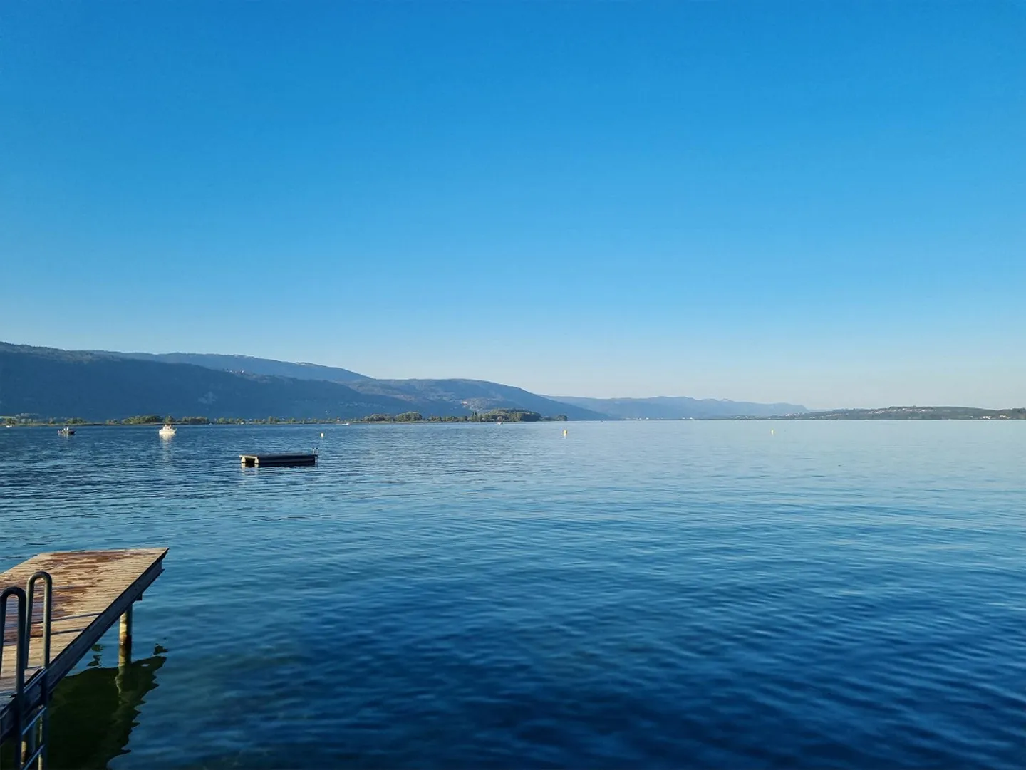 Spacious, bright 4.5-room apartment with sunny balcony near the lake - Photo 2 of 13