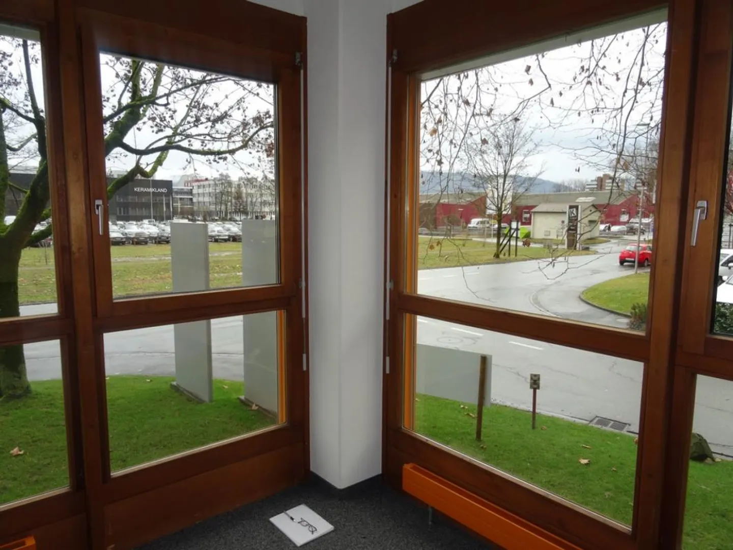 Bright office space in an optimal location - Photo 6 of 7