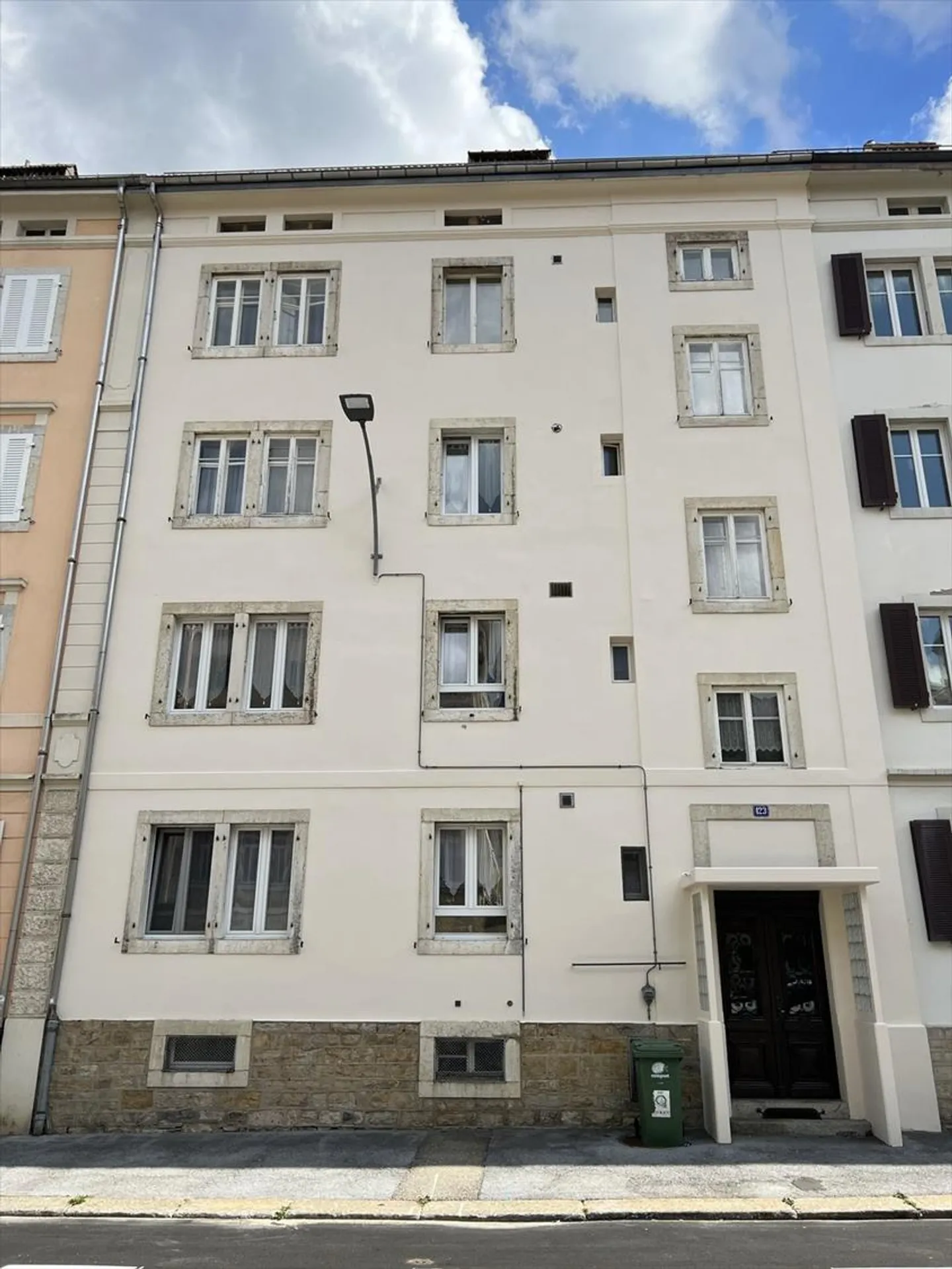 Magnifique appartement au Rez de l'immeuble - Photo 1 sur 3