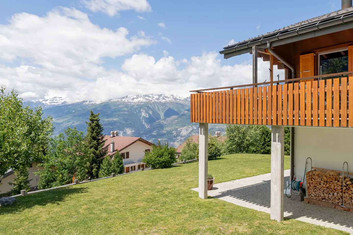 Charmantes Chalet mit Weitsicht - Foto 2 von 13