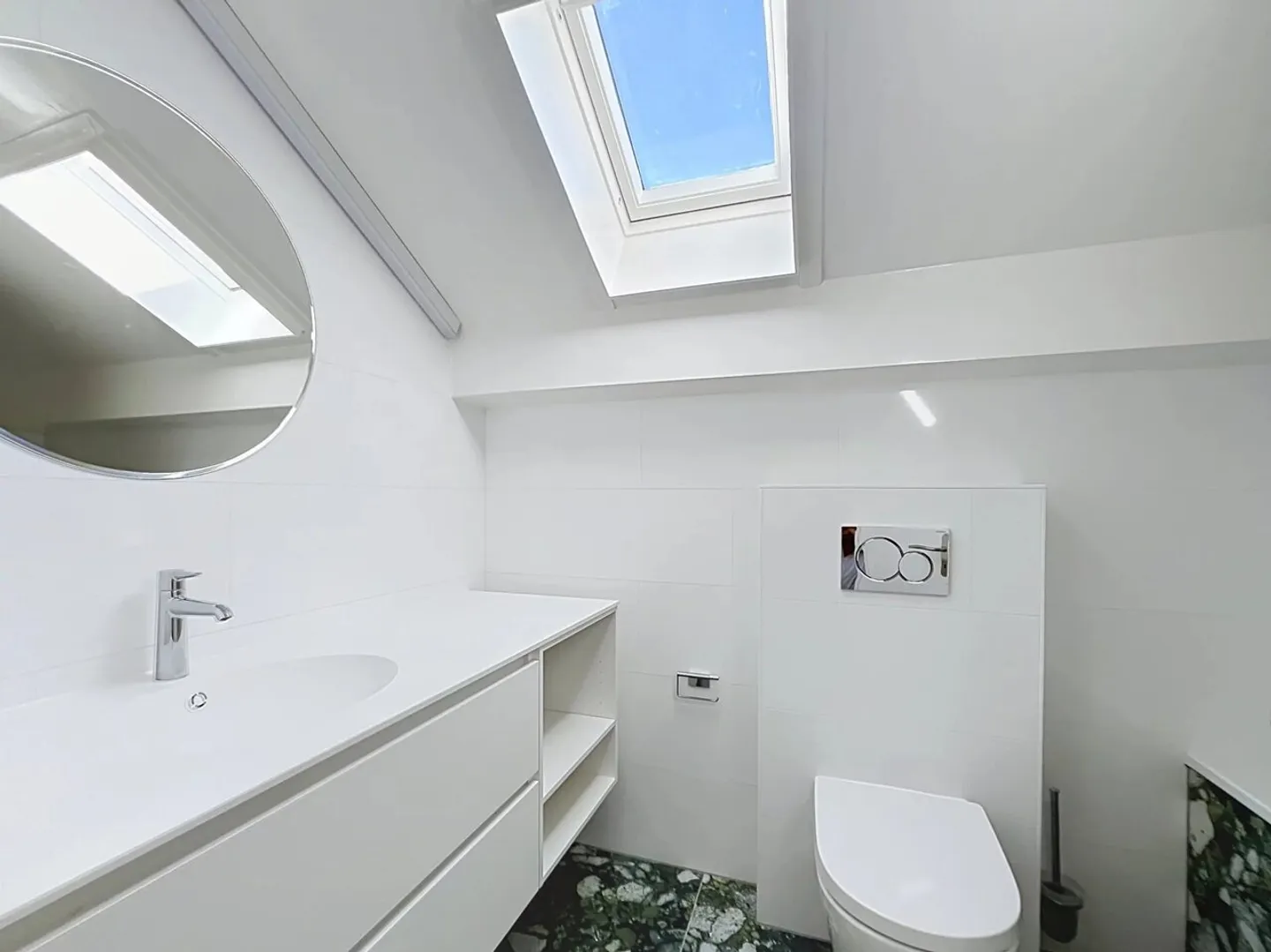 Elegant 2.5-room apartment fully renovated - Photo 7 of 13