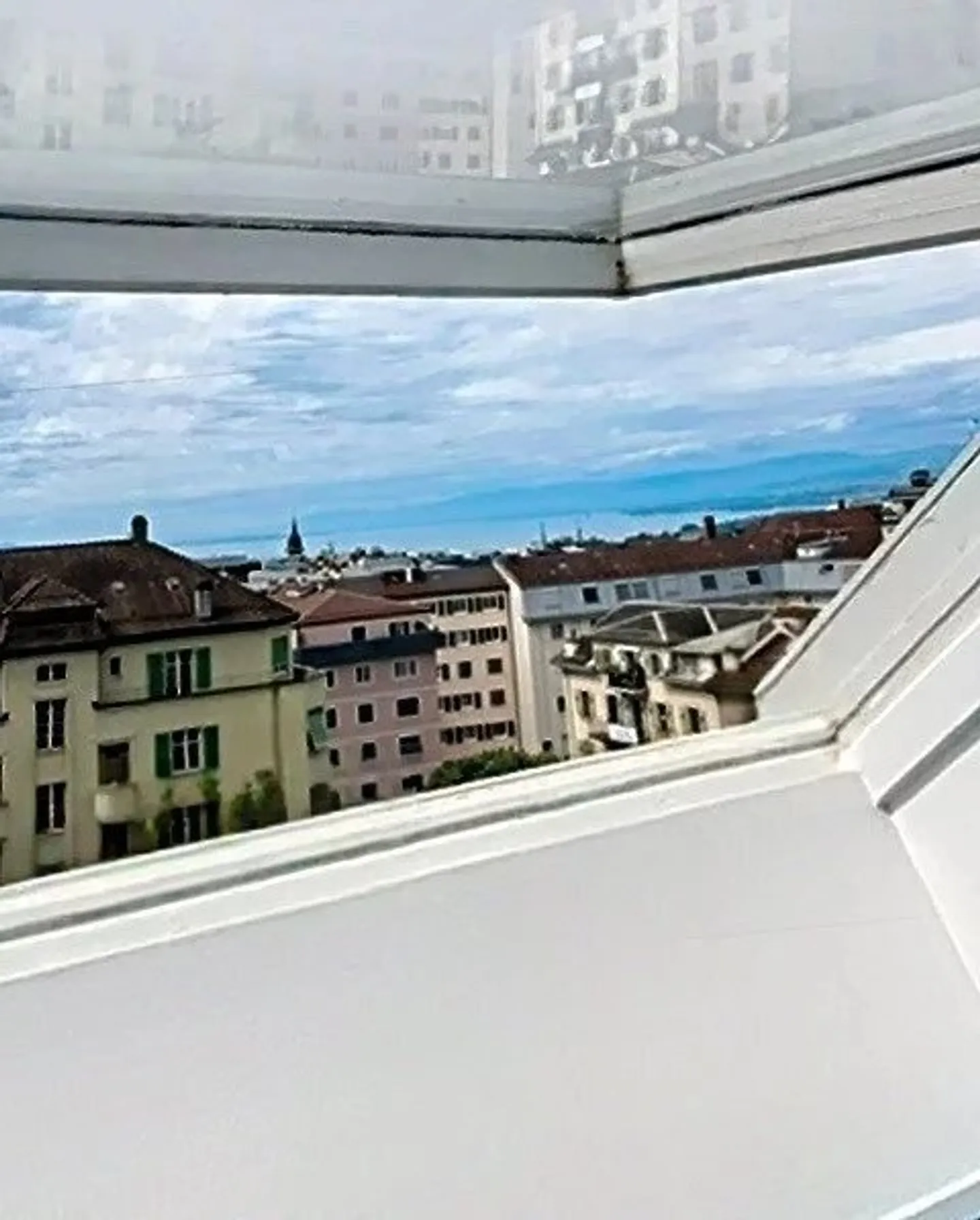 Elegant 2.5-room apartment fully renovated - Photo 2 of 13