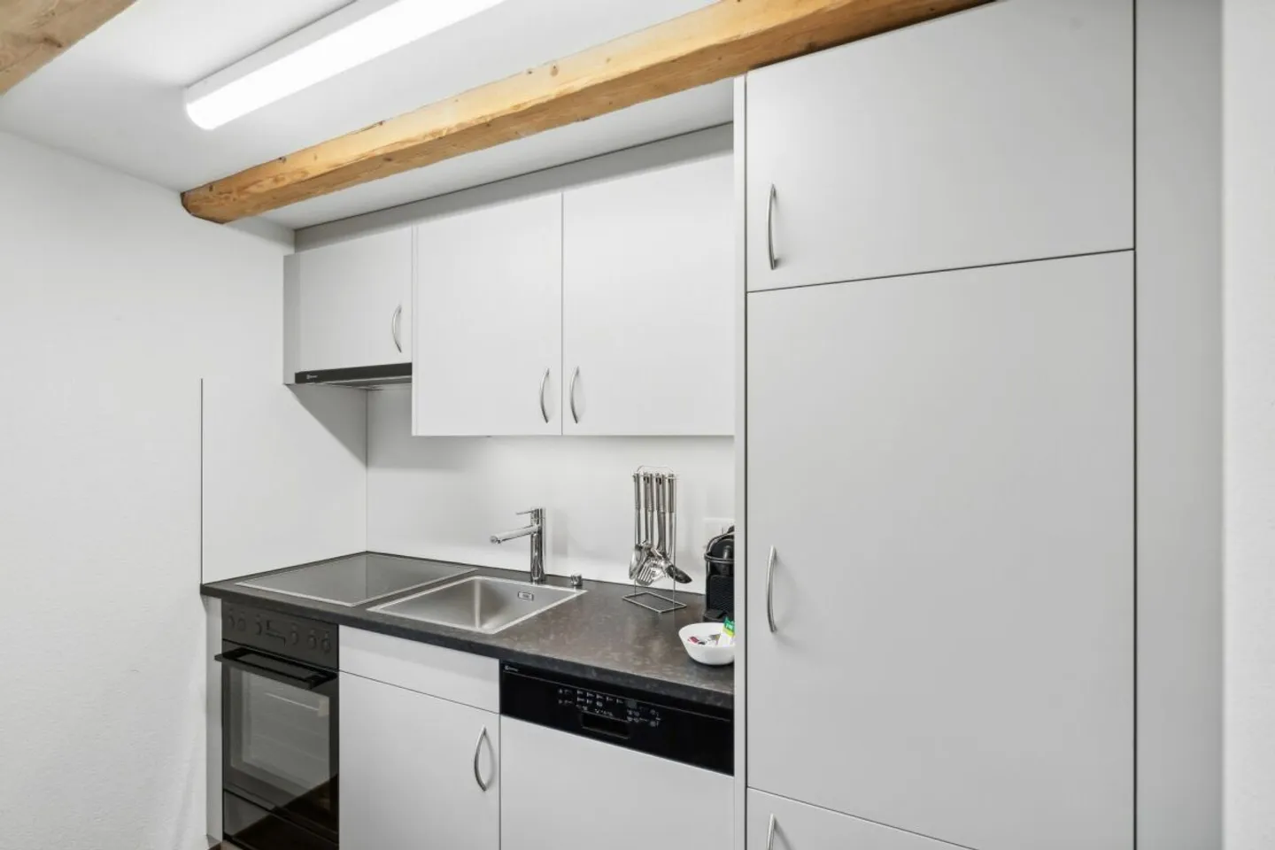 Furnished Alpine Chic Apartment - Photo 9 of 12