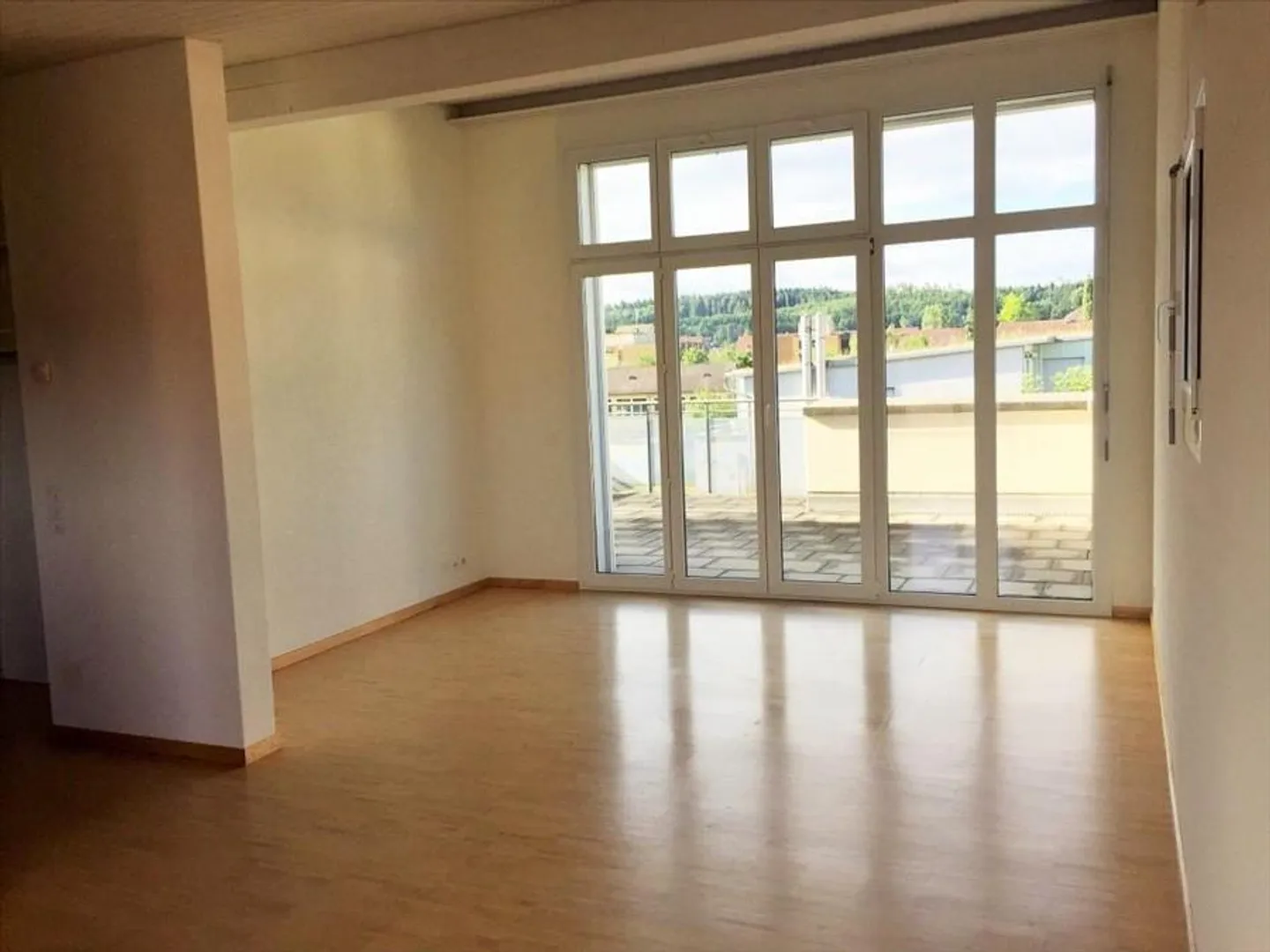 Modernes Apartment mit Terrassen - Foto 3 von 9
