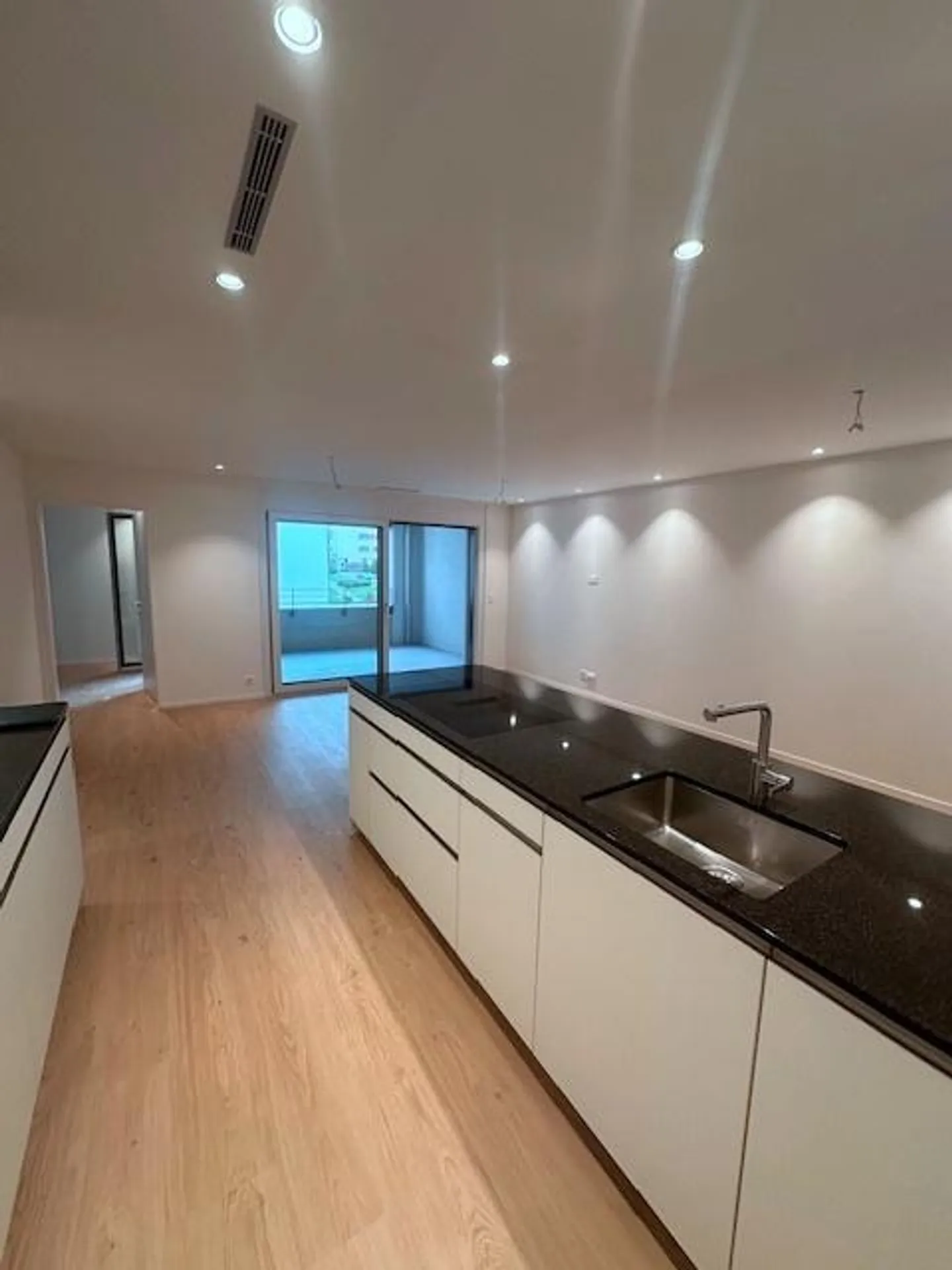 Appartamento 2.5 stanze a Zurigo - Foto 1 di 13