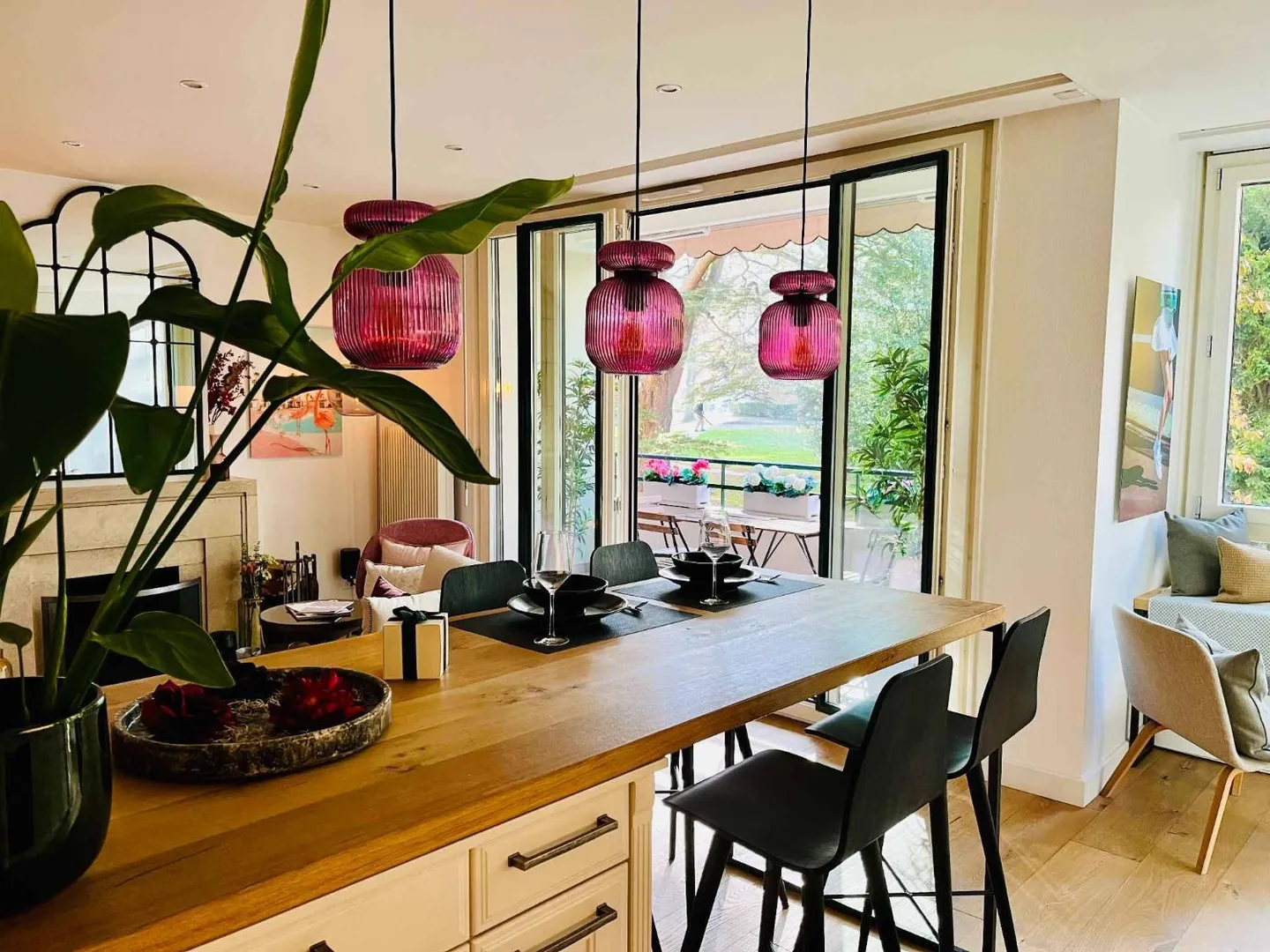 Exclusively: Elegant 3-room apartment renovated with balconies - Photo 3 of 12