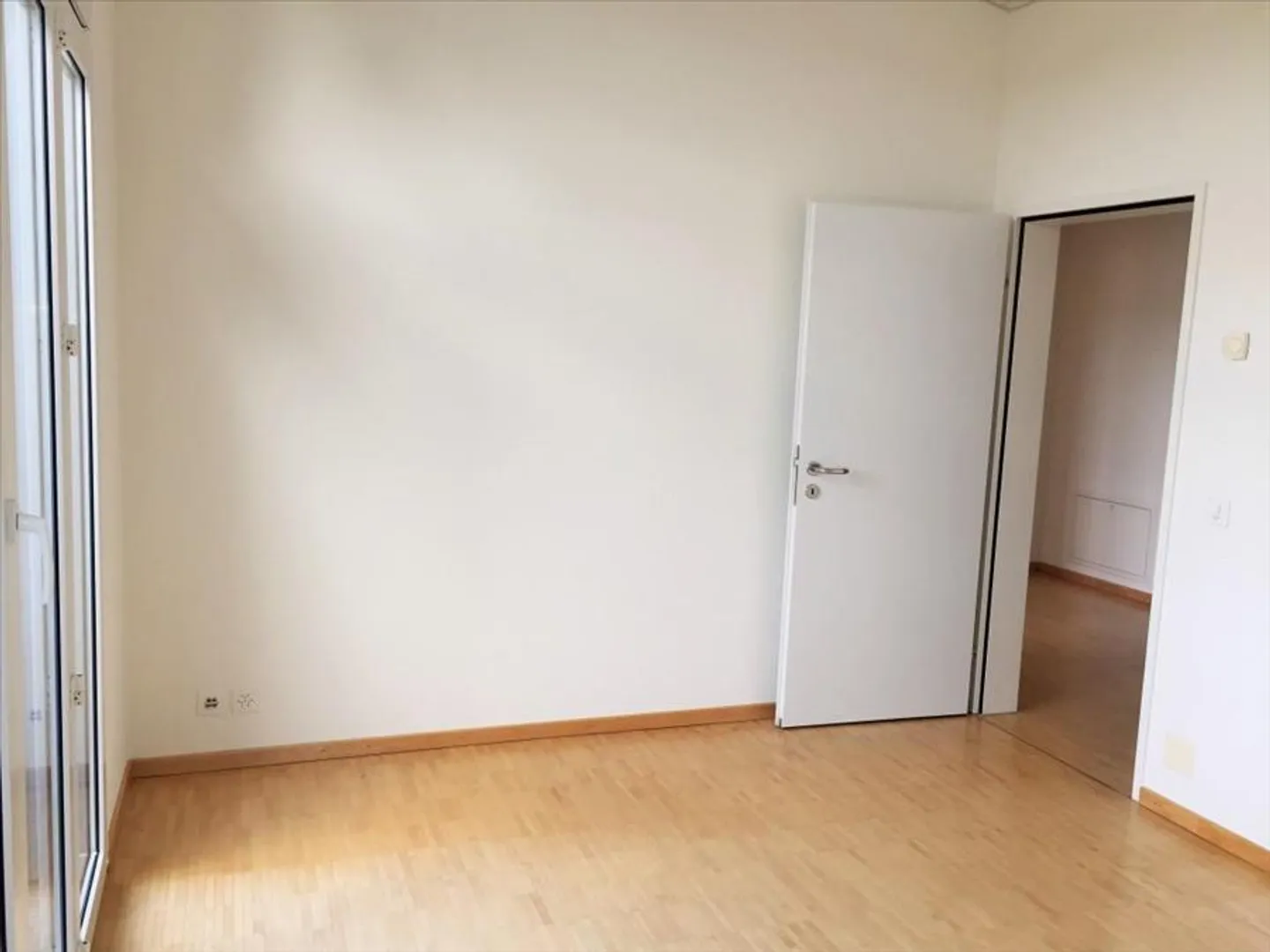 Modernes Apartment mit Terrassen - Foto 6 von 9