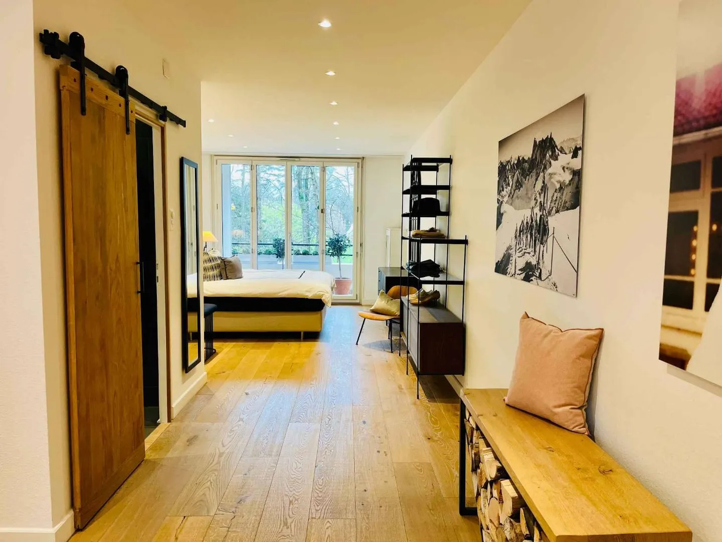 Exclusively: Elegant 3-room apartment renovated with balconies - Photo 7 of 12