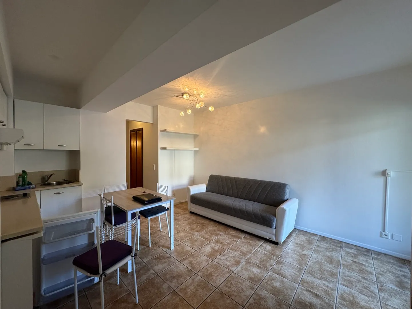 APPARTEMENT 2,5 PIÈCES MEUBLÉ - Photo 3 sur 7