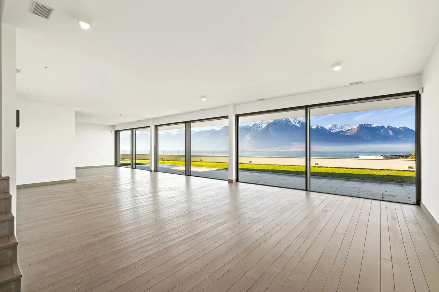 Superb 5.5-room apartment overlooking the city of Montreux and the Lake Geneva basin - Photo 4 of 11