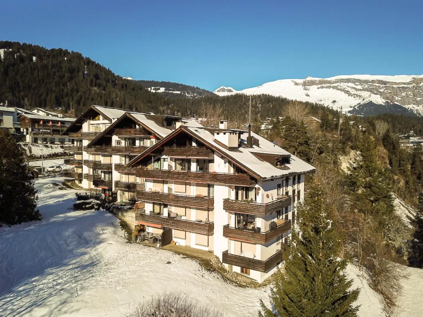 South-facing - near center, mountain railways and public transport - Photo 1 of 10