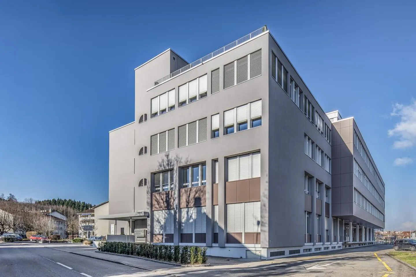 Spazio commerciale attraente di 400m2 con libertà di design in una posizione ideale - Foto 2 di 3
