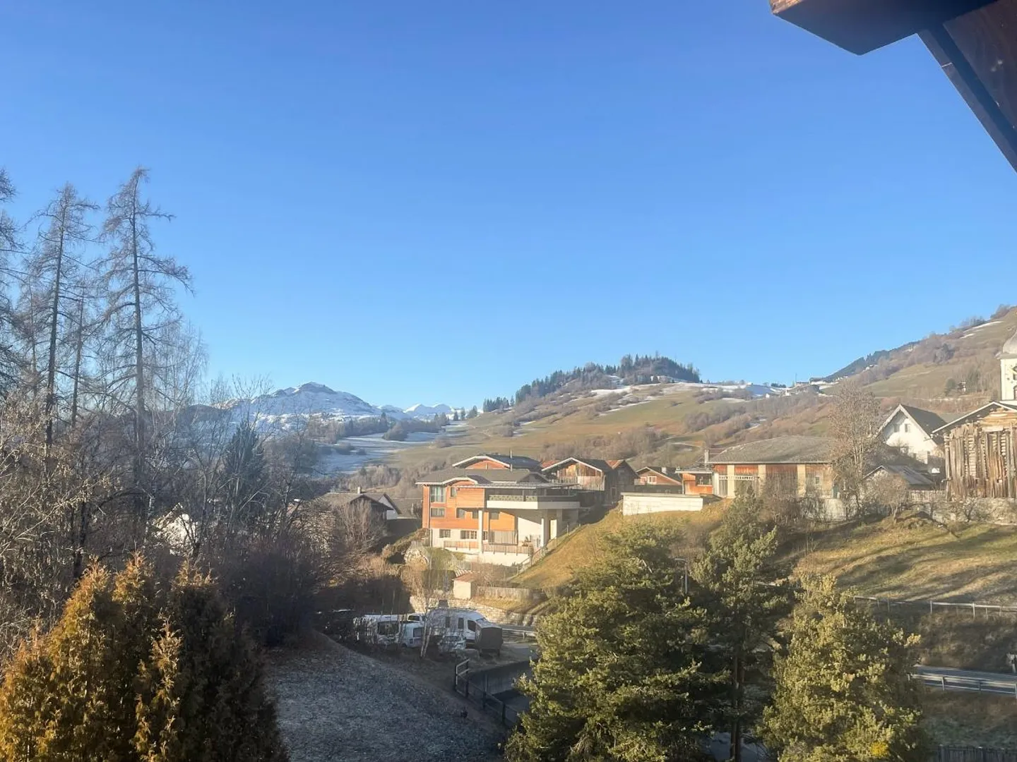 South-facing - near center, mountain railways and public transport - Photo 10 of 10