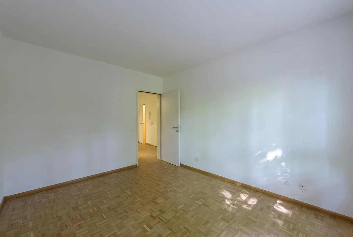 Wohnung mit Innenhofpool - Foto 6 von 7