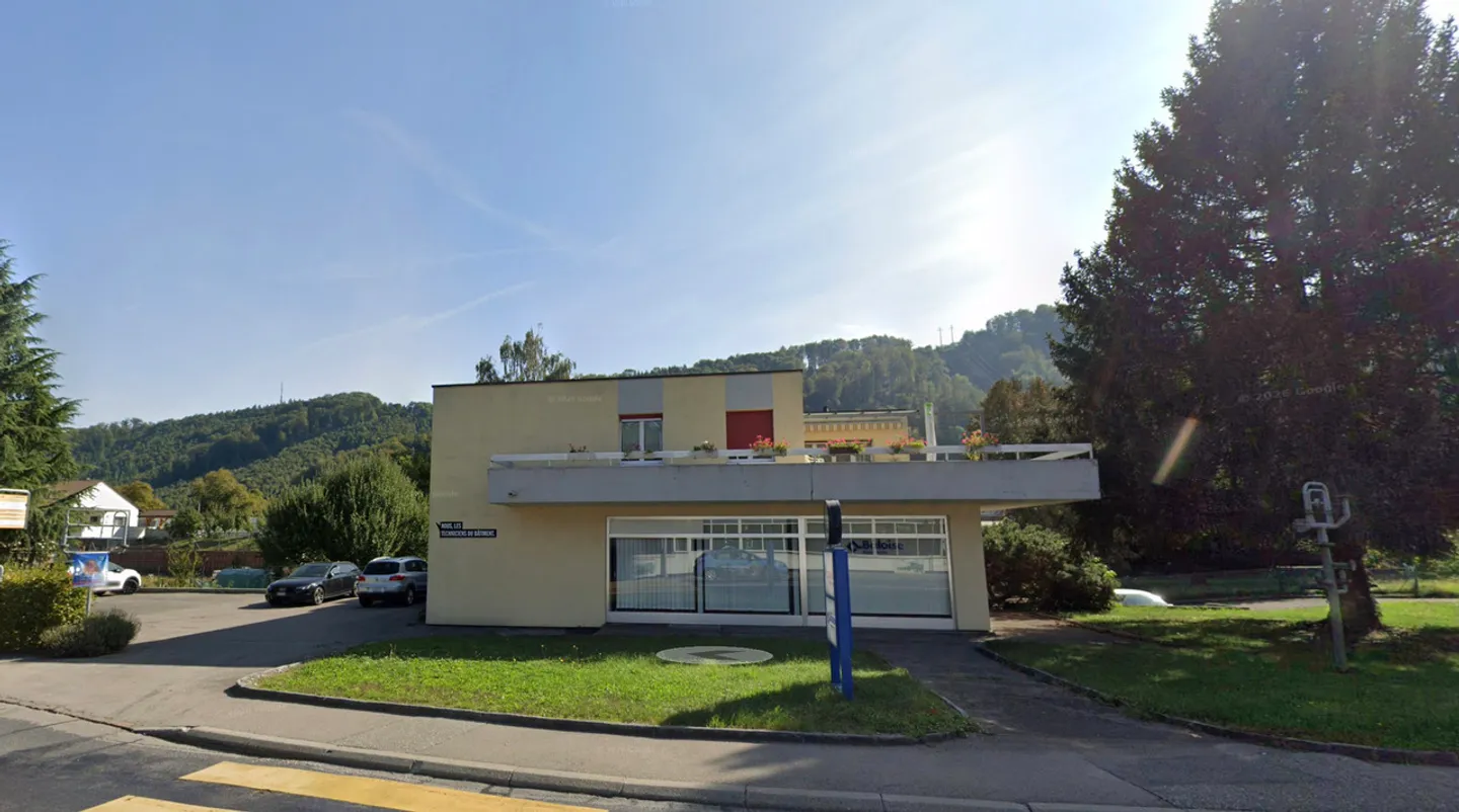 Ampio appartamento ristrutturato di 5.5 locali con bella terrazza, vicino al centro - Foto 1 di 3