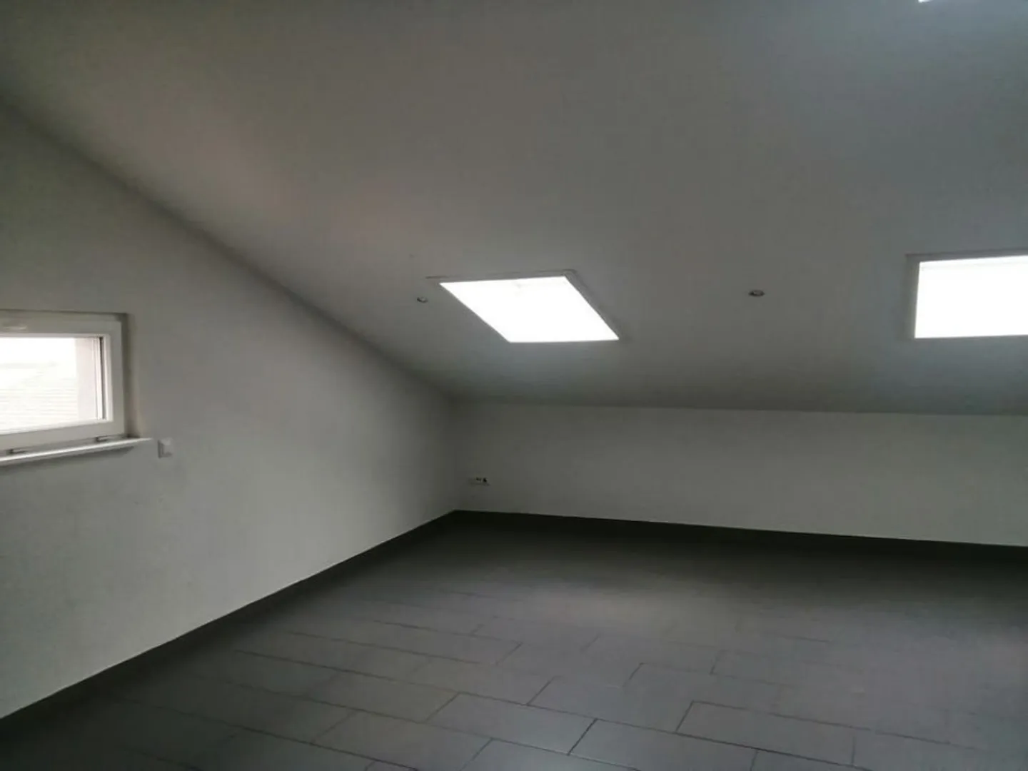 2.5 Room Apartment - Photo 3 of 6