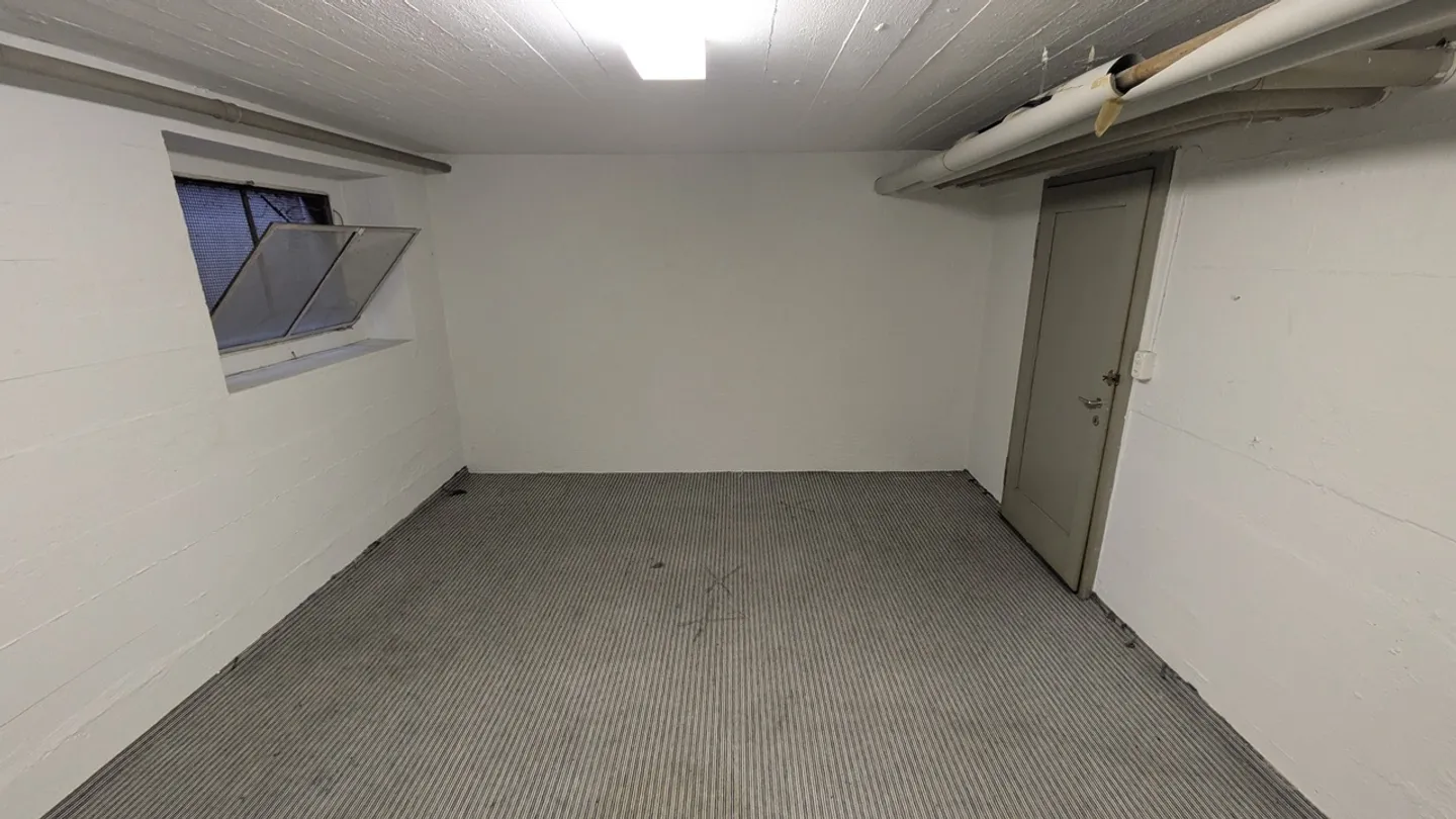 18m2 Espace de stockage Bâle - Dornacherstrasse 95 - Photo 3 sur 12