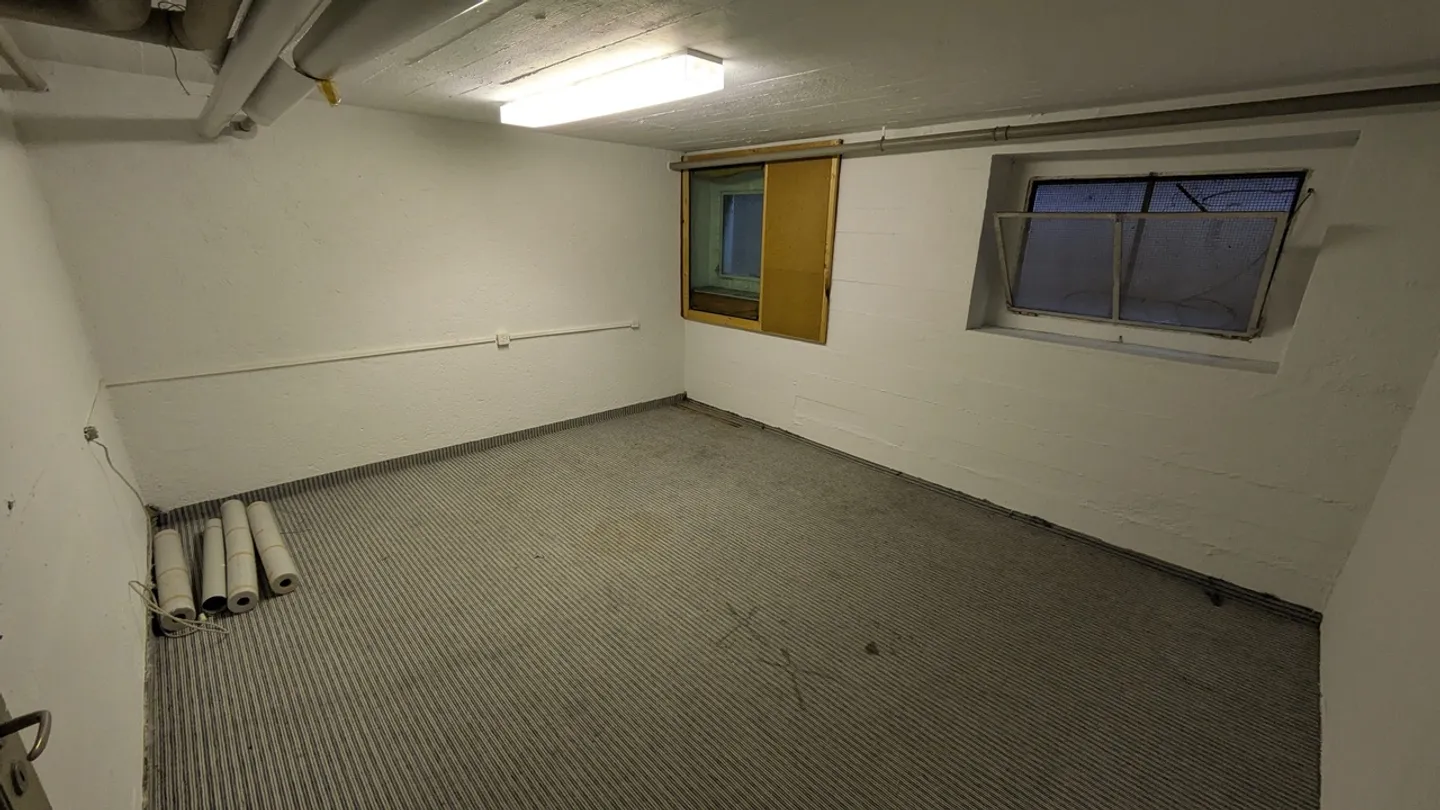 18m2 Espace de stockage Bâle - Dornacherstrasse 95 - Photo 6 sur 12