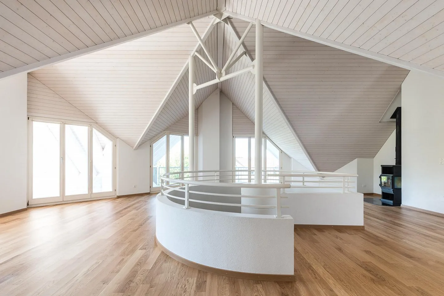 1 appartamento, 4 terrazze spaziose, 1 camino: Interessato? - Foto 2 di 10