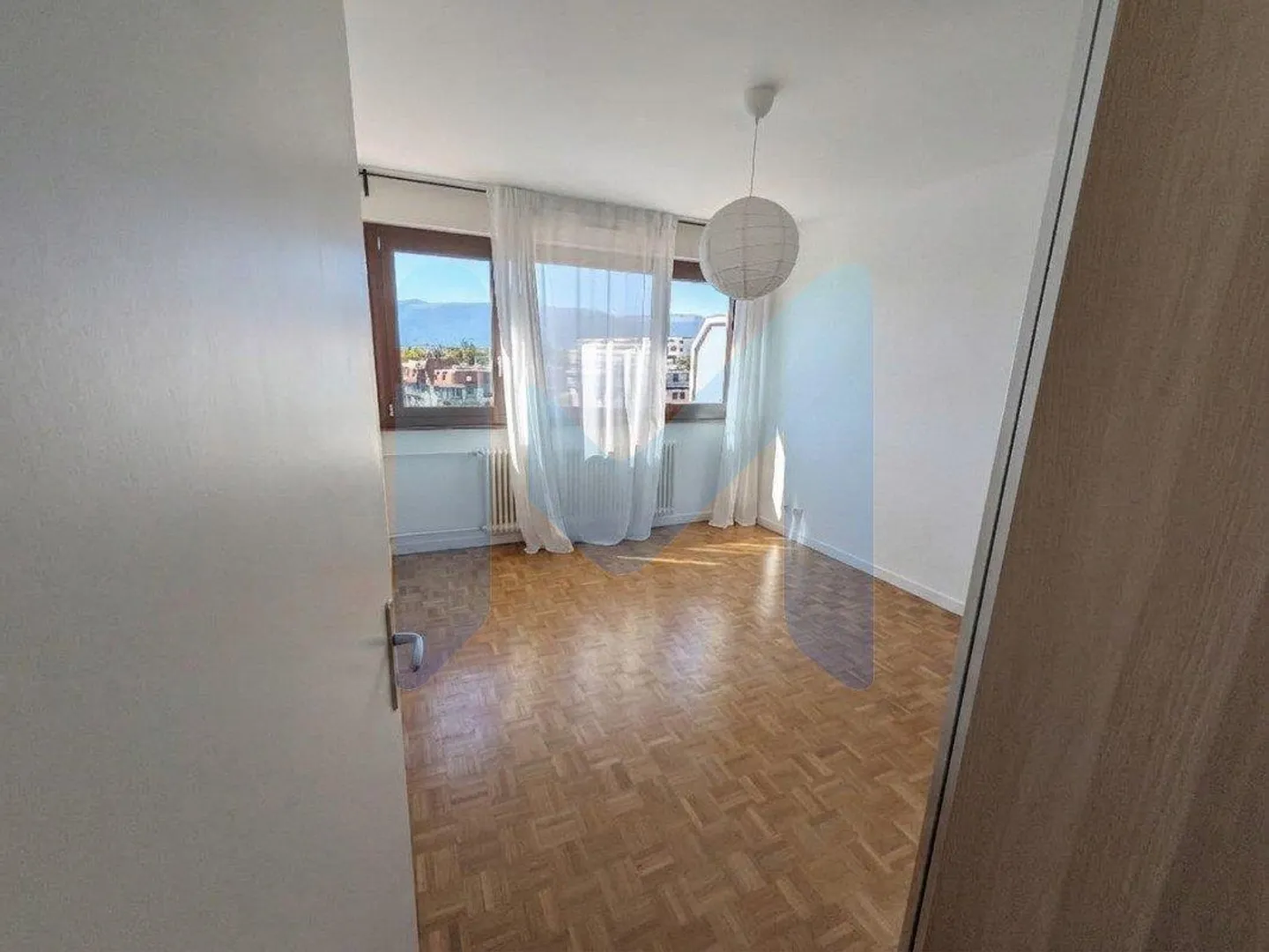 3-room apartment on the 6th floor located in Châtelaine 1219 - Photo 2 of 7