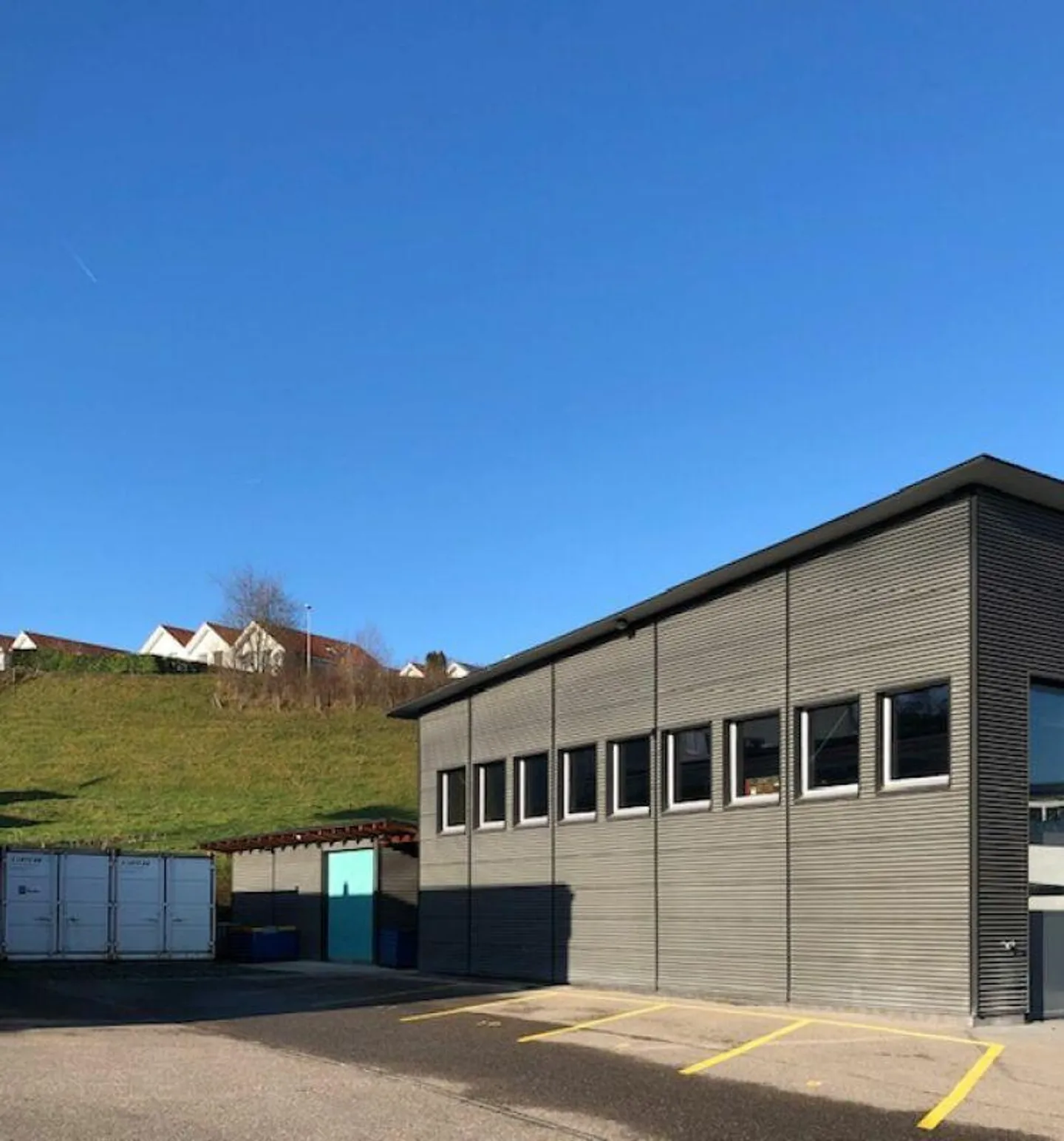 Terreno raro con ottimo immobile commerciale cerca un nuovo proprietario - Foto 4 di 4