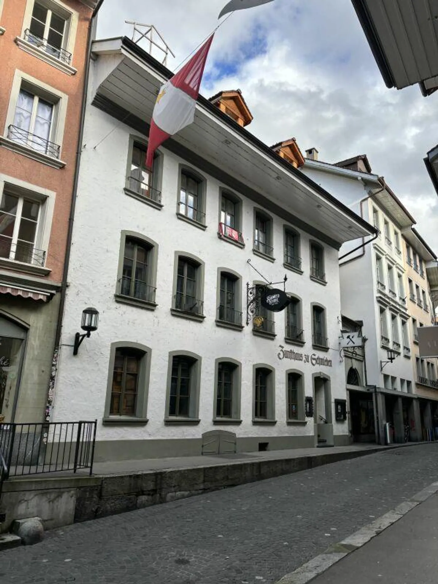 SOLID RETURNS IN A PRIME LOCATION - Photo 1 of 8