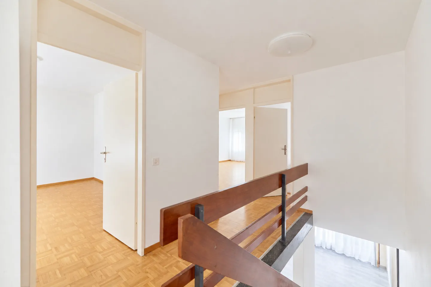 Spacious Maisonette Apartment - Photo 8 of 13