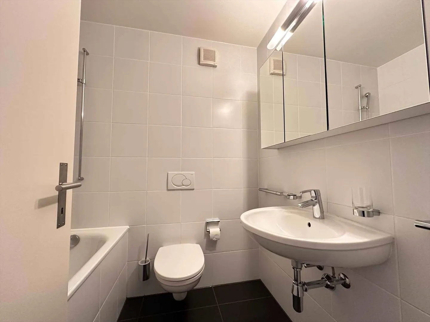 MAGNIFIKANTE WOHNUNG ZU VERMIETEN IN MONTREUX - Foto 4 von 9