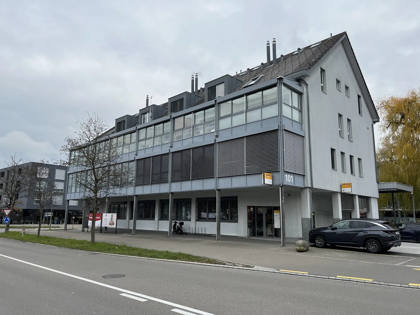 Spazio ufficio e commerciale centrale in affitto a Urdorf - Foto 1 di 13