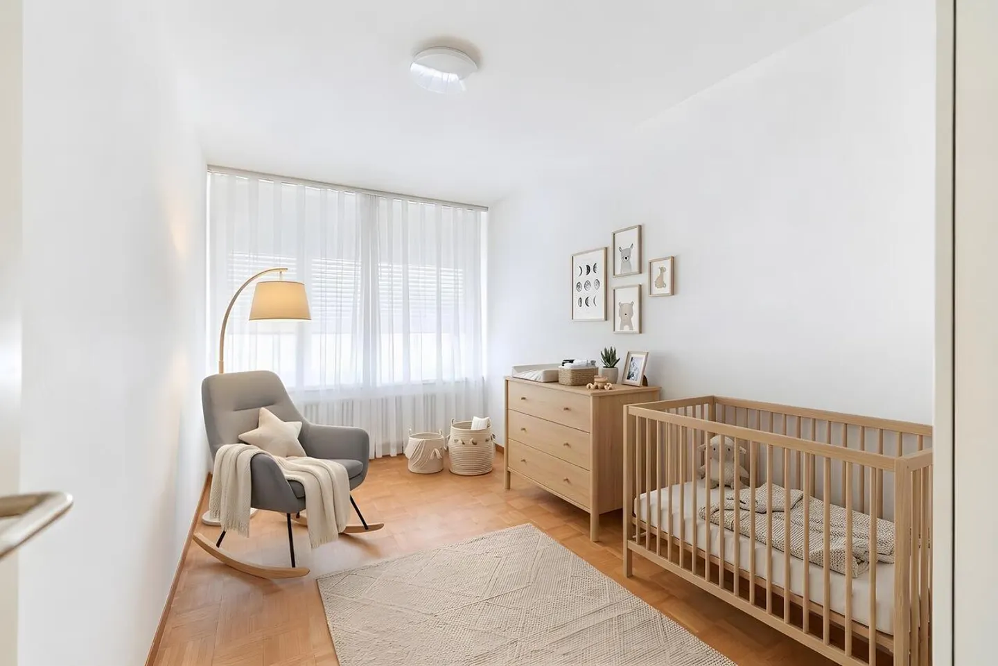 Spacious Maisonette Apartment - Photo 10 of 13