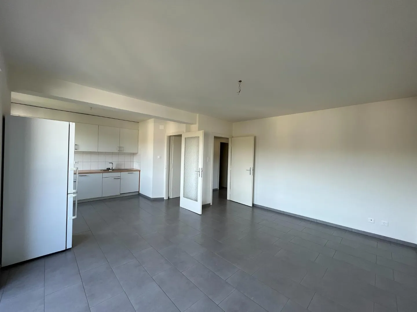 Appartamento affascinante di 2,5 stanze con vista mozzafiato e 1° affitto netto gratuito! - Foto 3 di 6