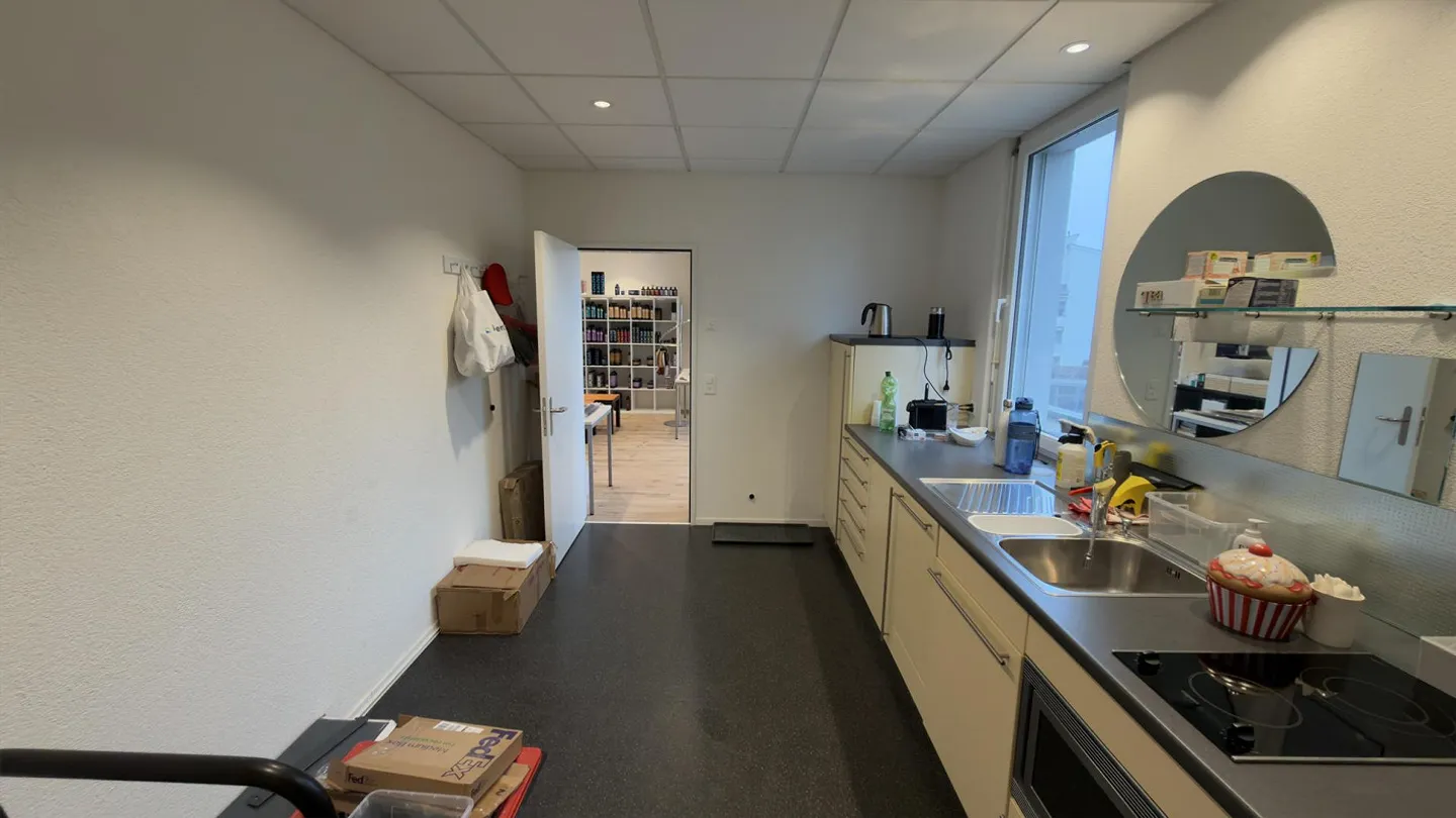 Spazio ufficio e commerciale centrale in affitto a Urdorf - Foto 5 di 13