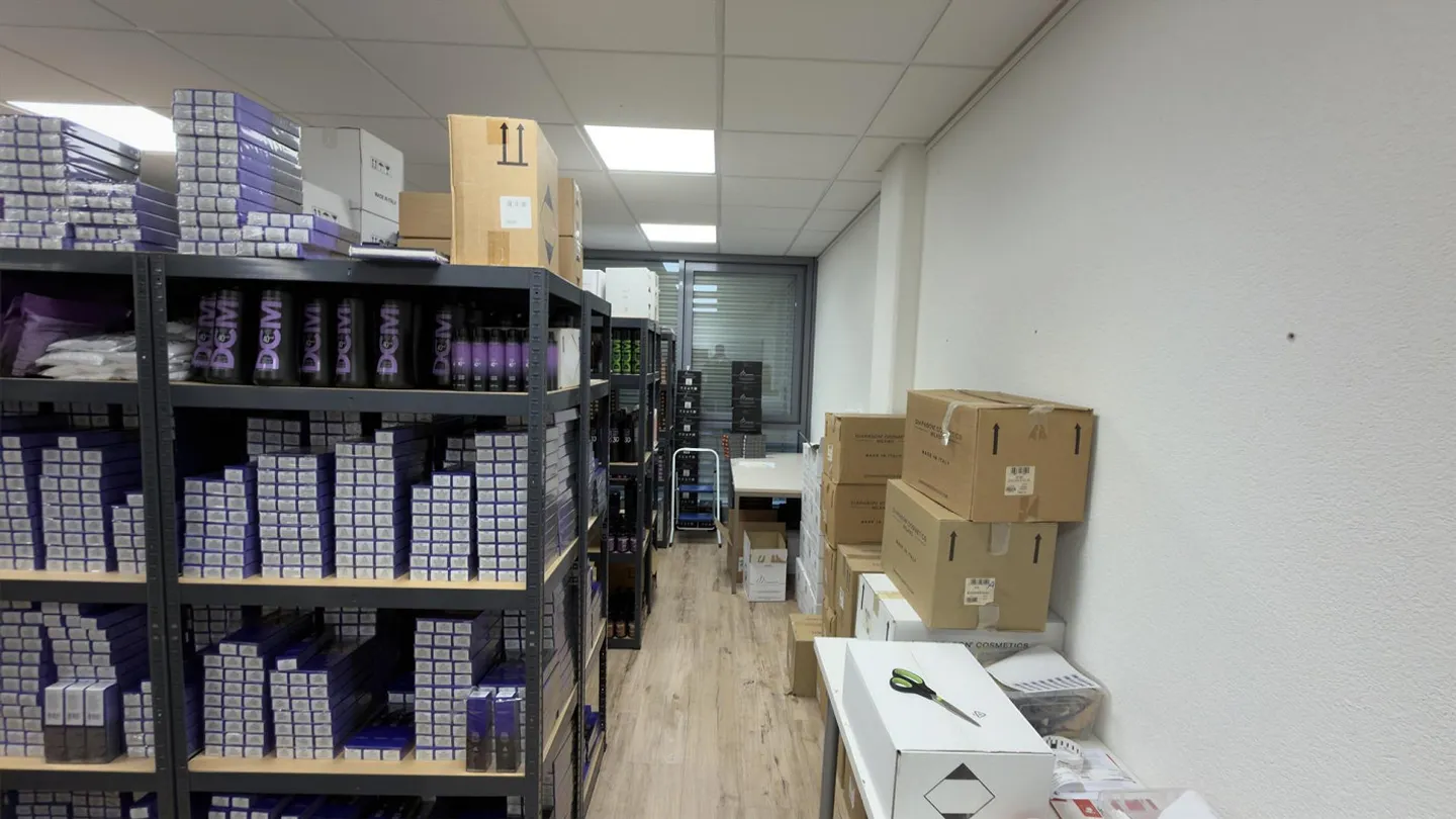 Spazio ufficio e commerciale centrale in affitto a Urdorf - Foto 10 di 13