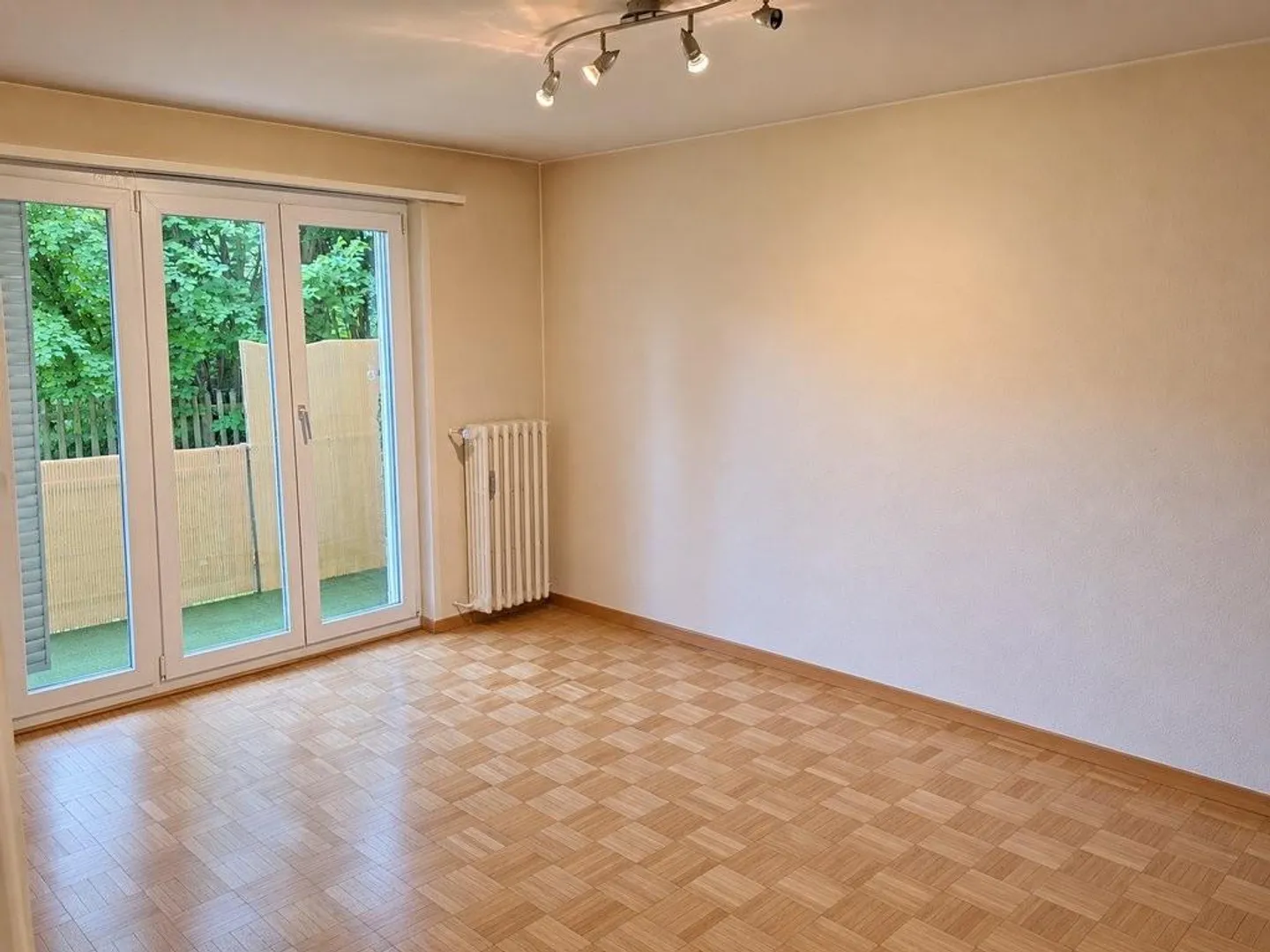 In the Heart of Dietikon - Photo 8 of 8