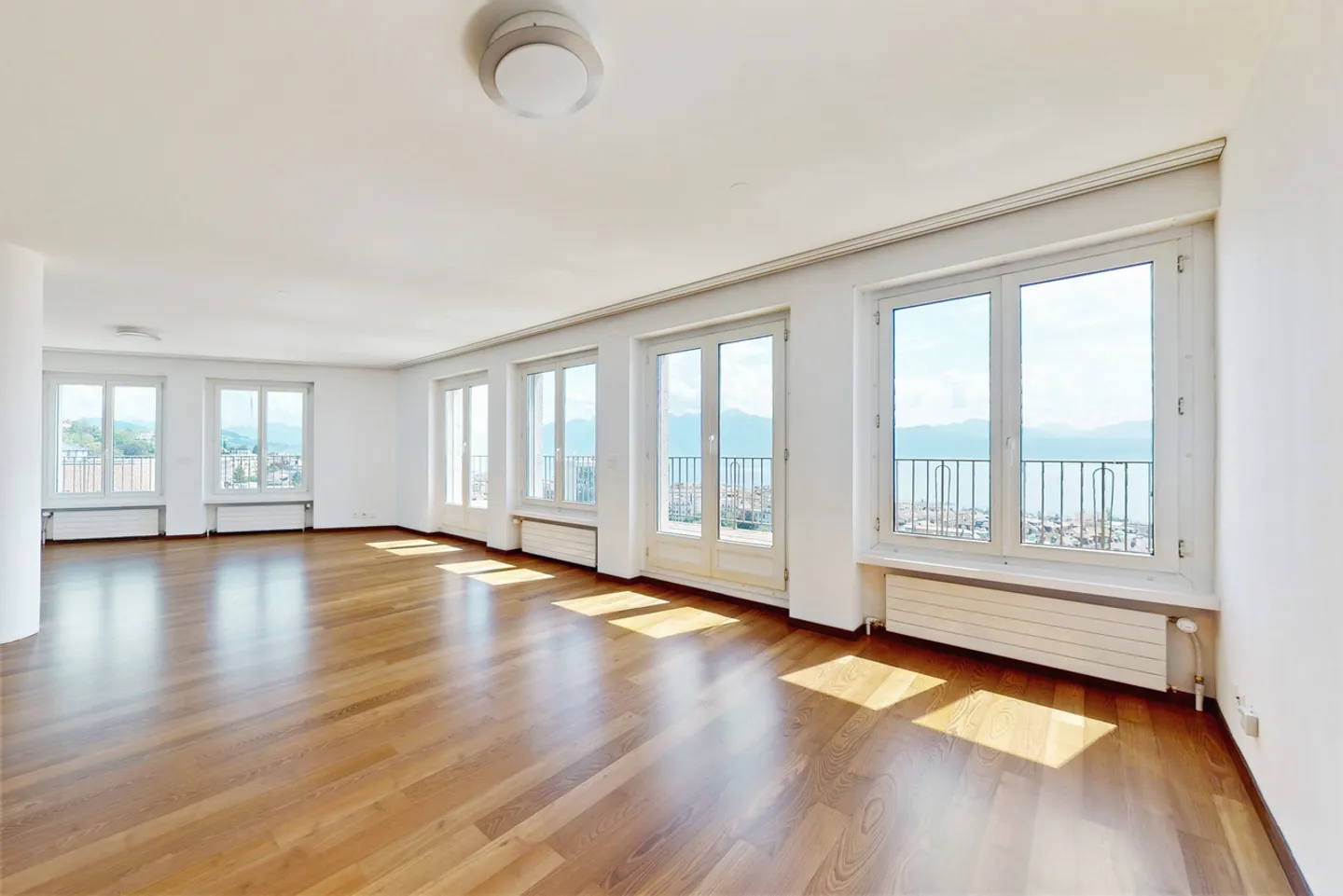 Luxury in the heart of Lausanne - Photo 6 of 13